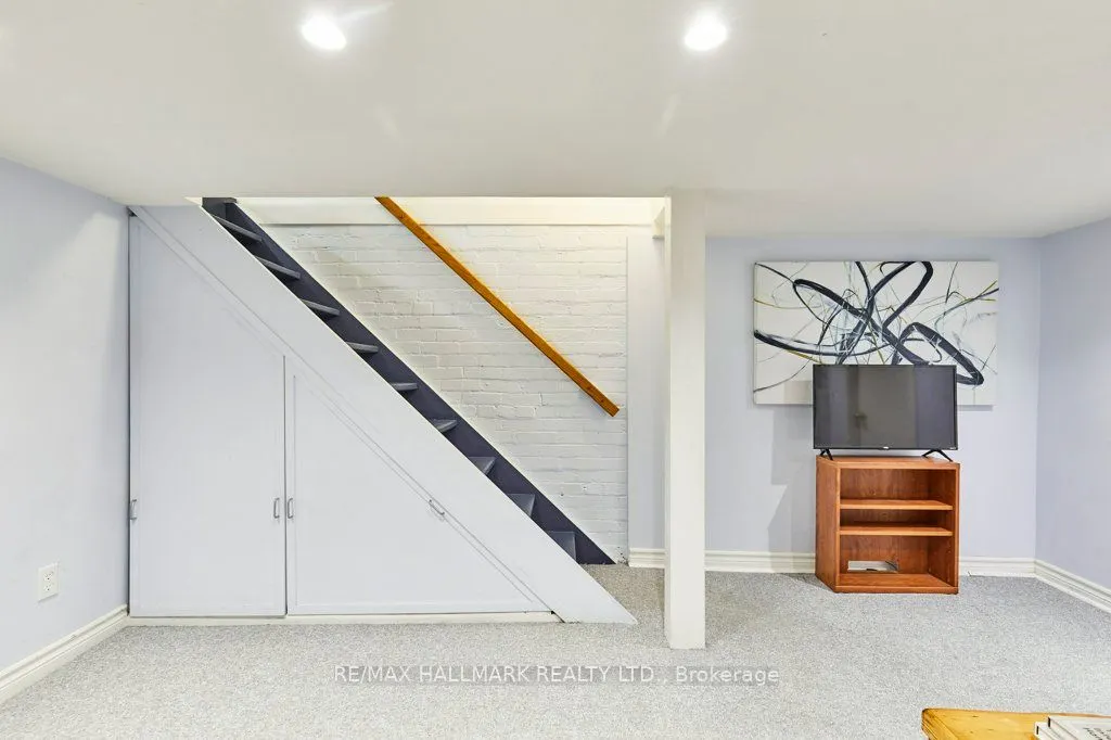 437 Davisville Avenue