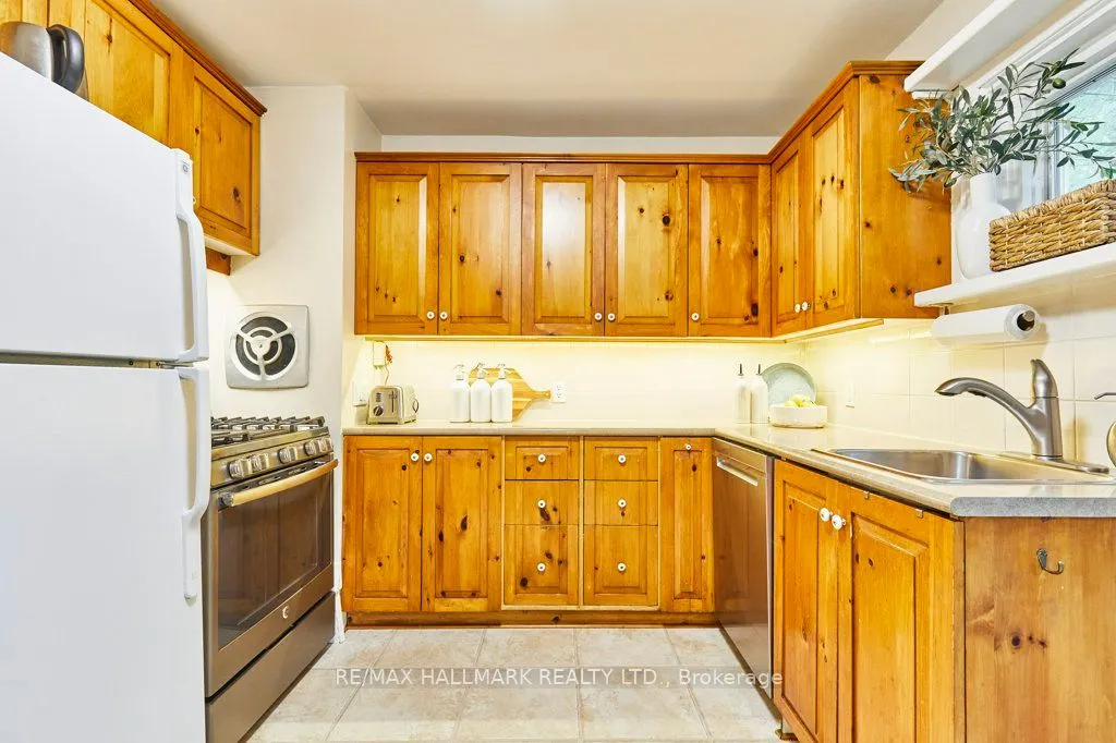 437 Davisville Avenue