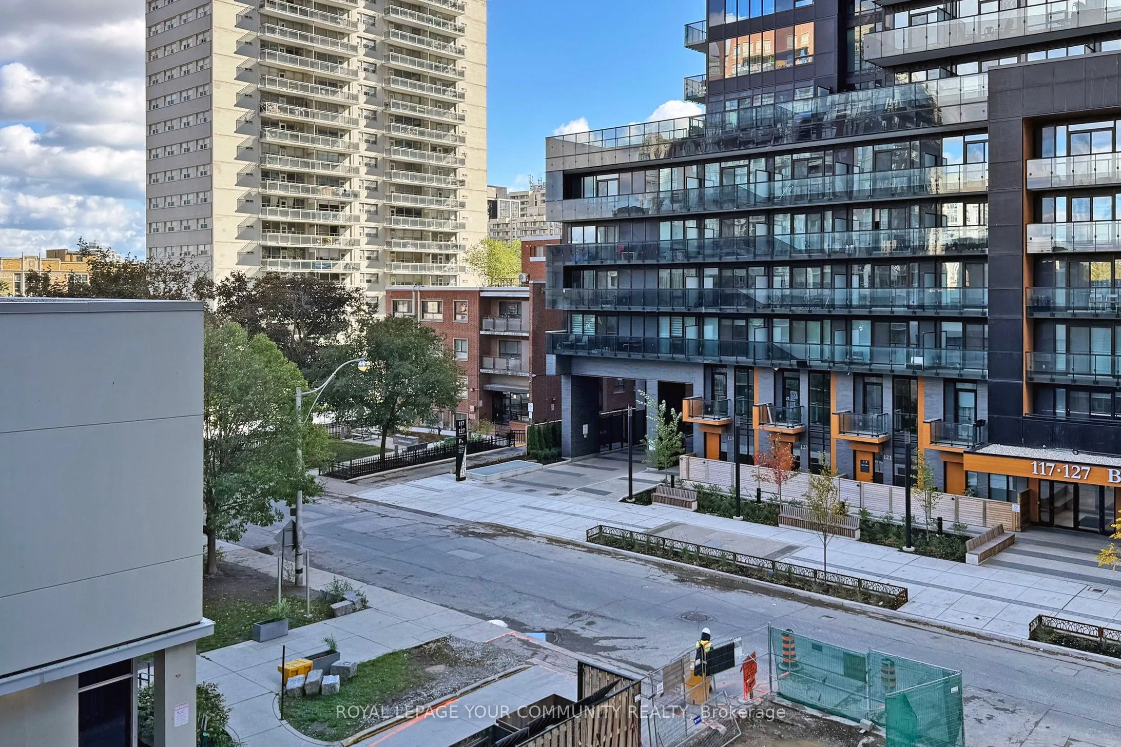 110 Broadway Avenue, #319