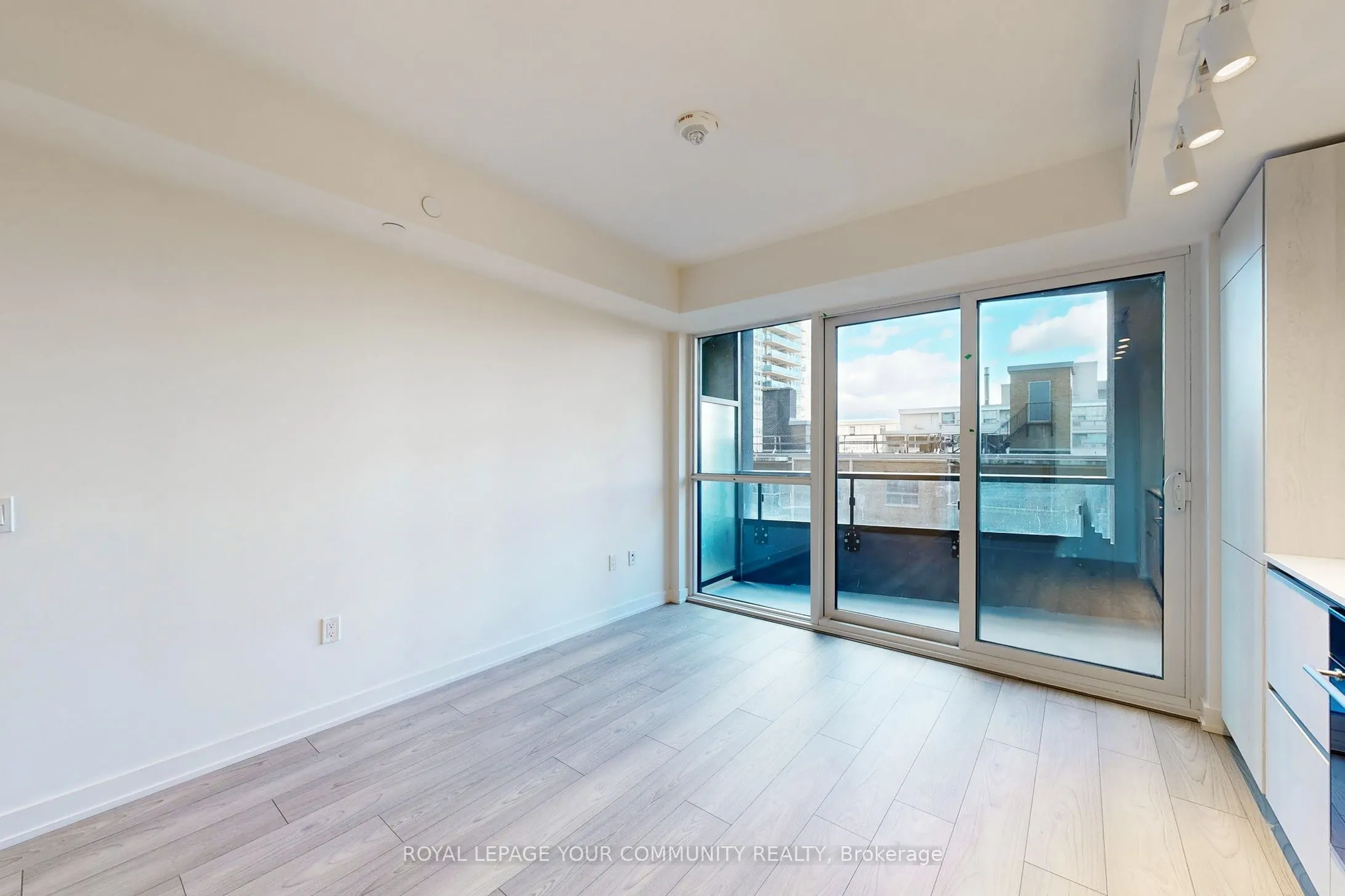 110 Broadway Avenue, #319