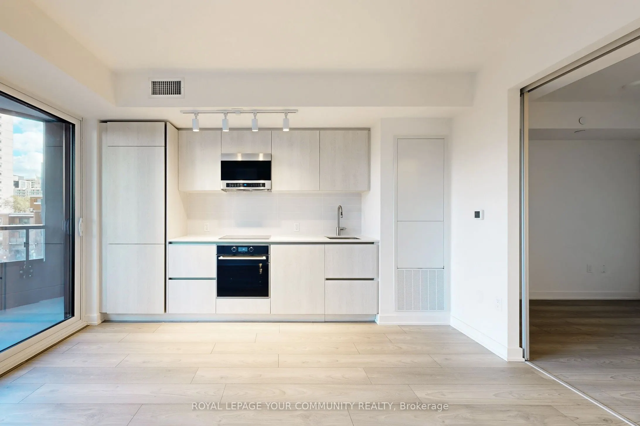 110 Broadway Avenue, #319