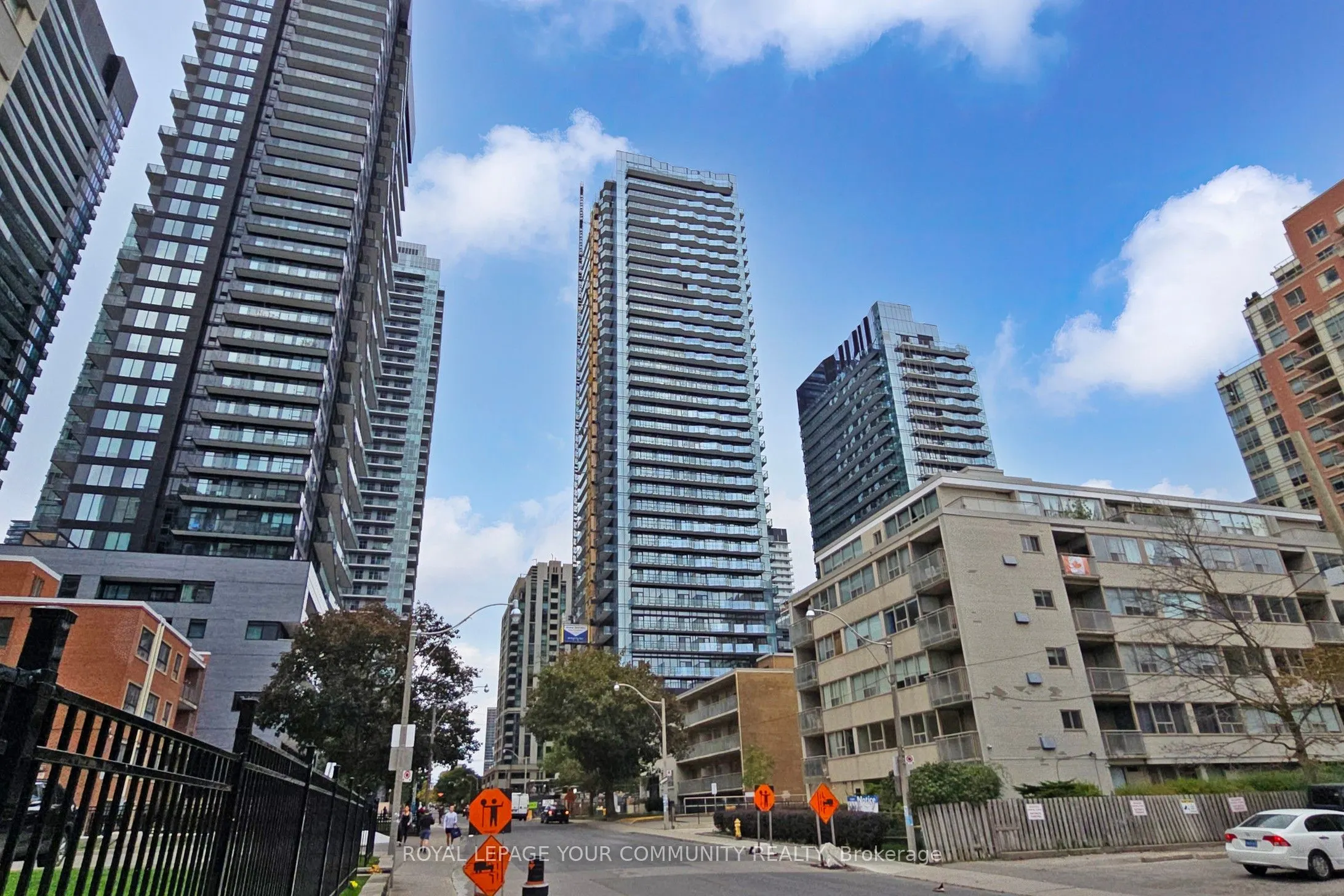 110 Broadway Avenue, #319