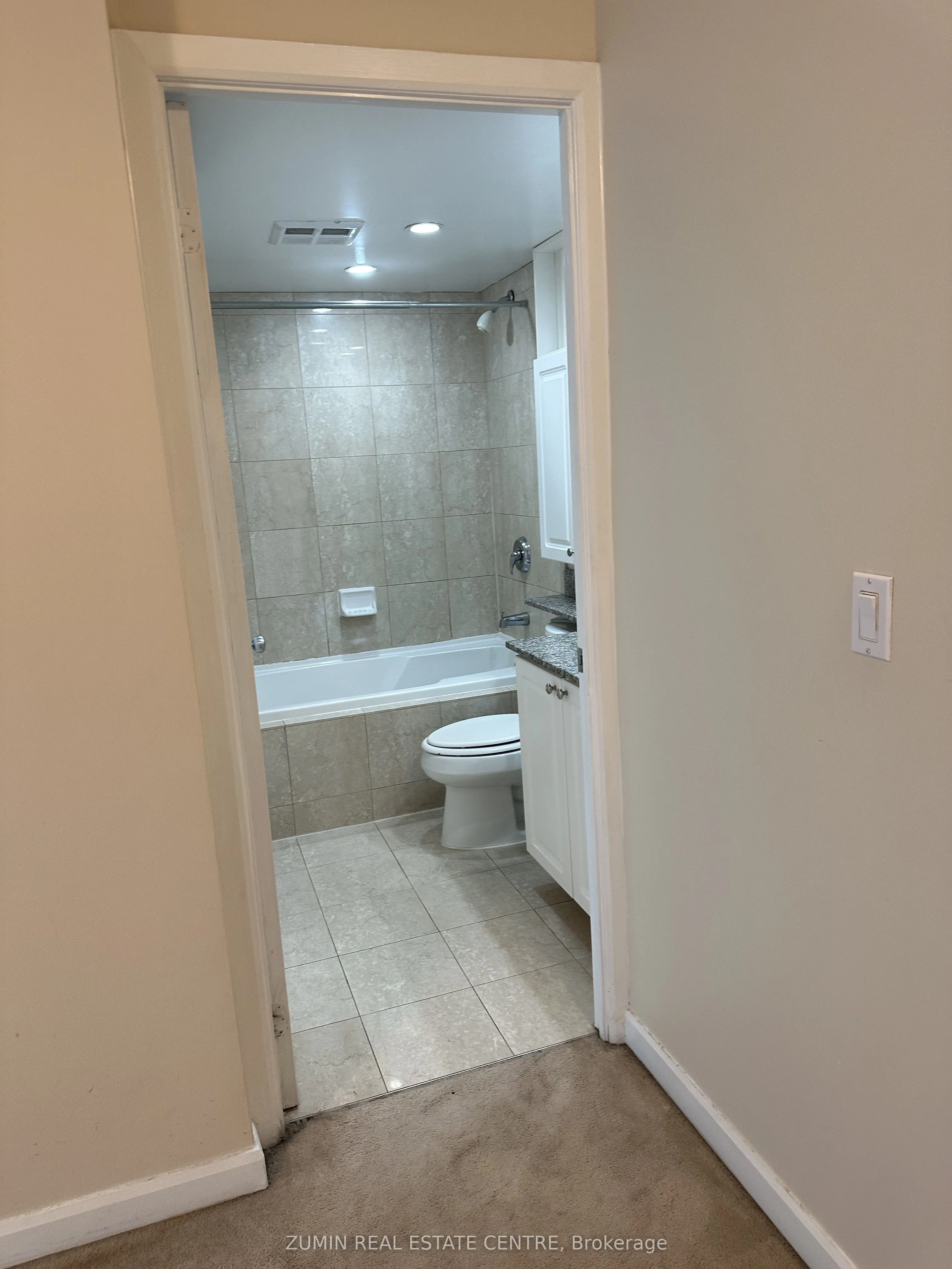 8 Park Road, #2116