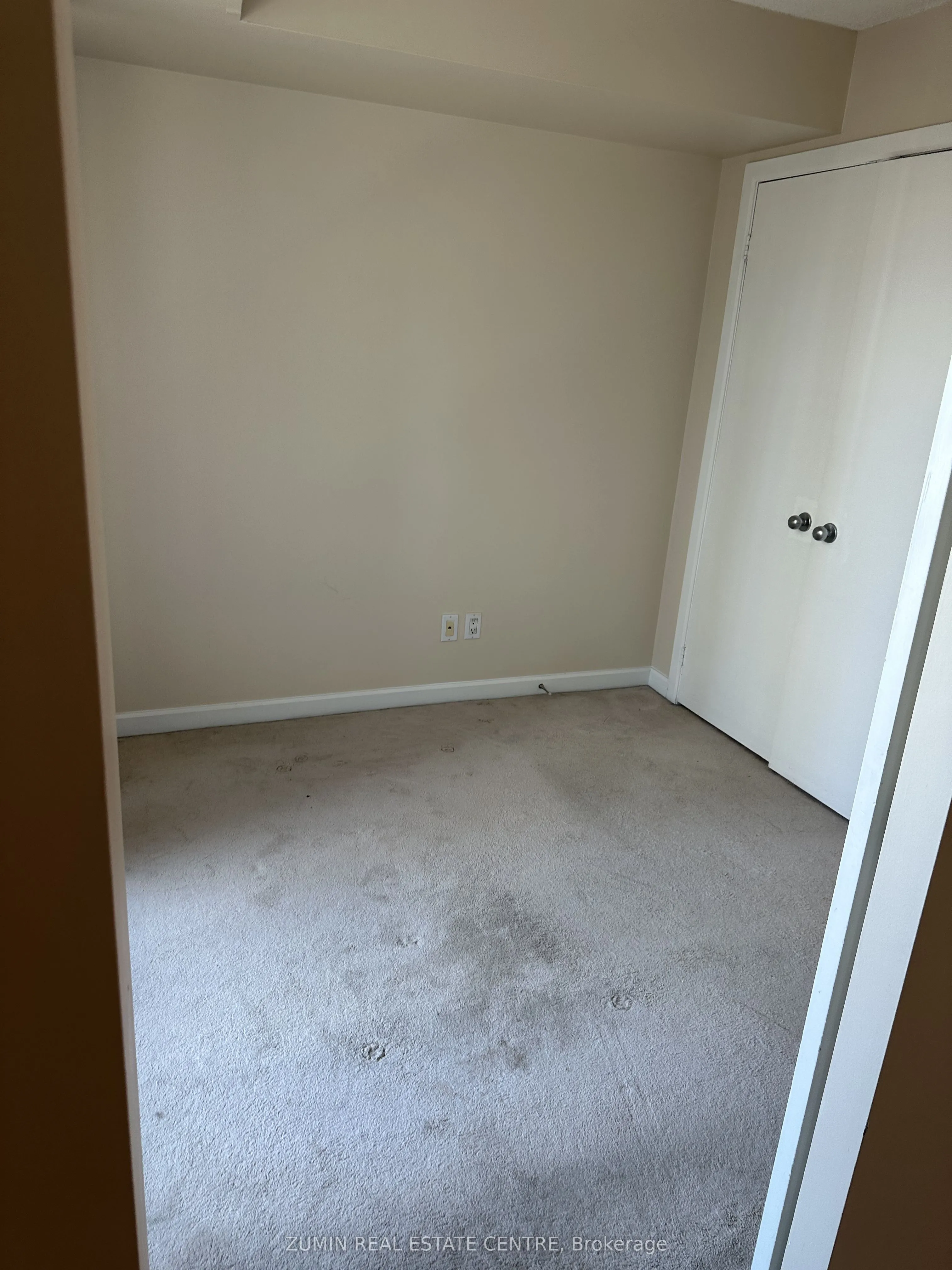 8 Park Road, #2116