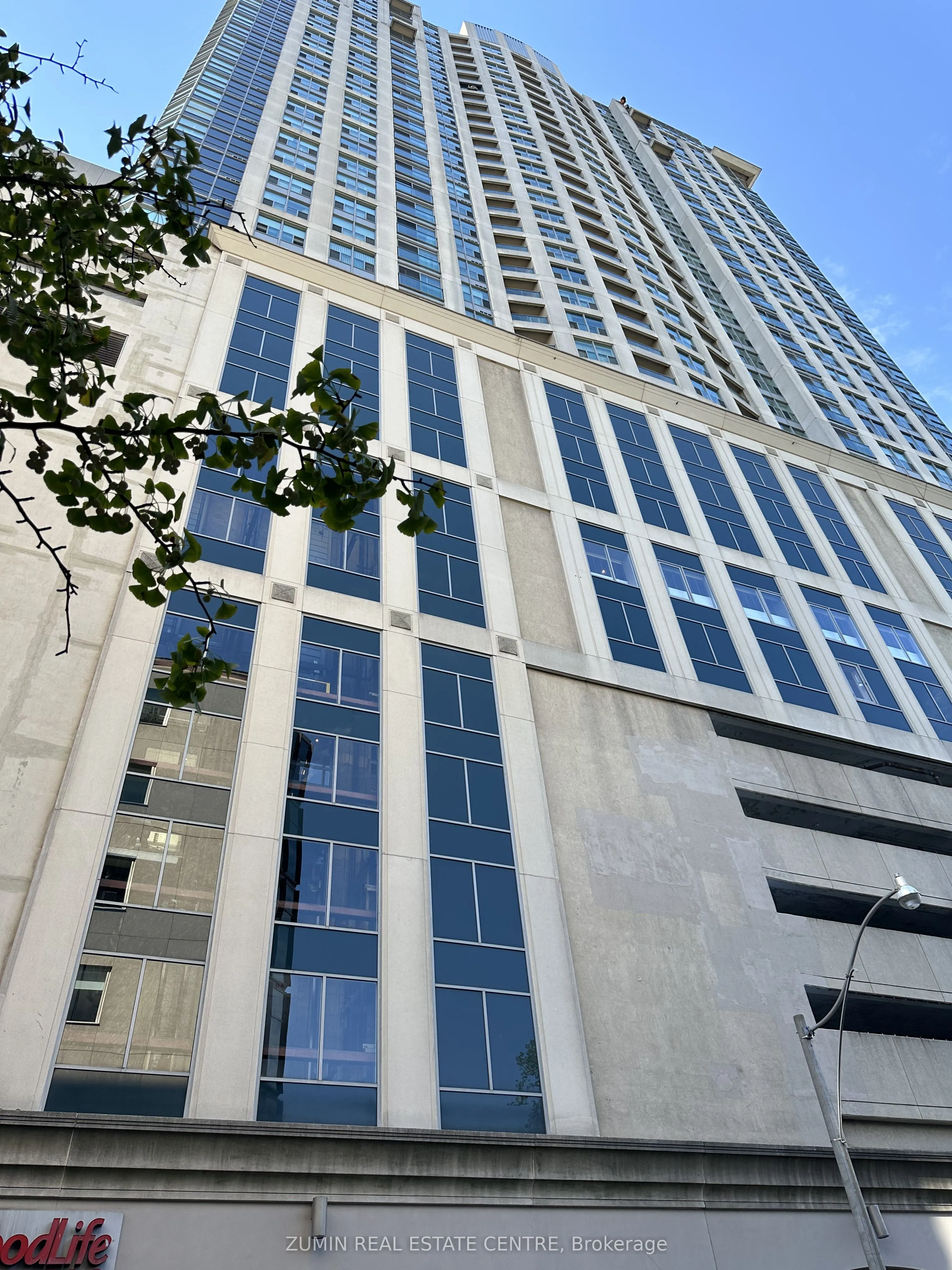 8 Park Road, #2116