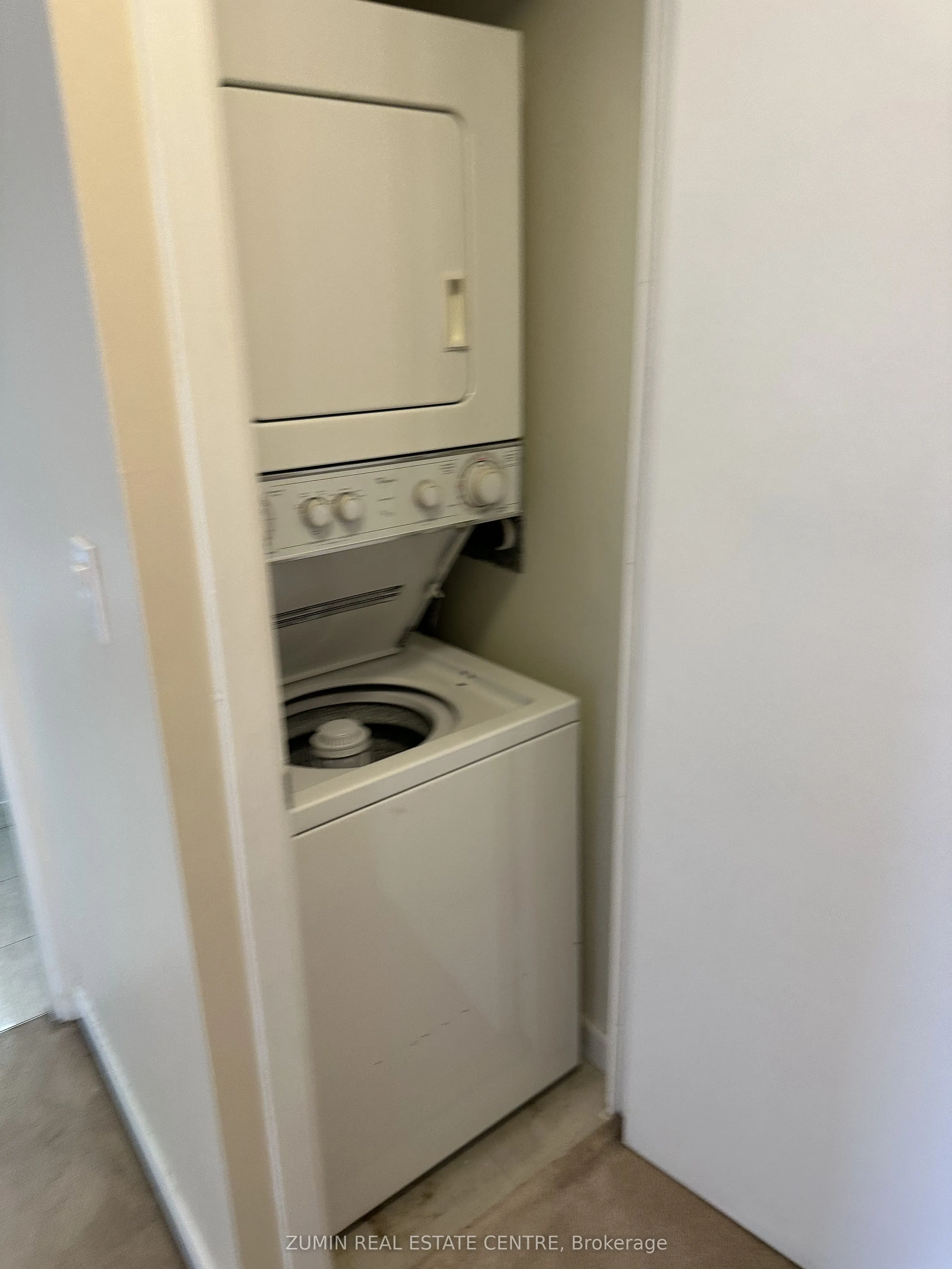 8 Park Road, #2116