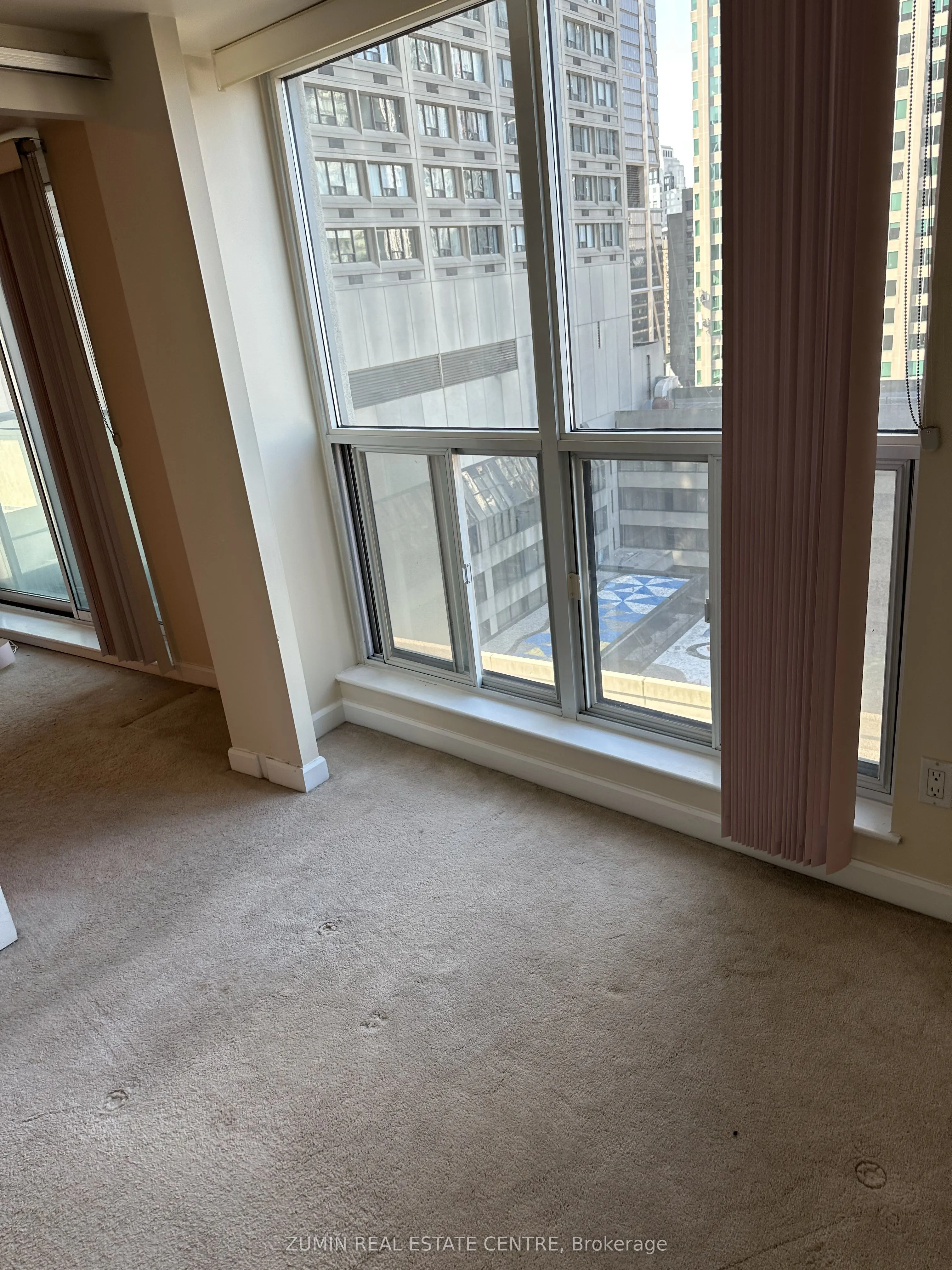 8 Park Road, #2116