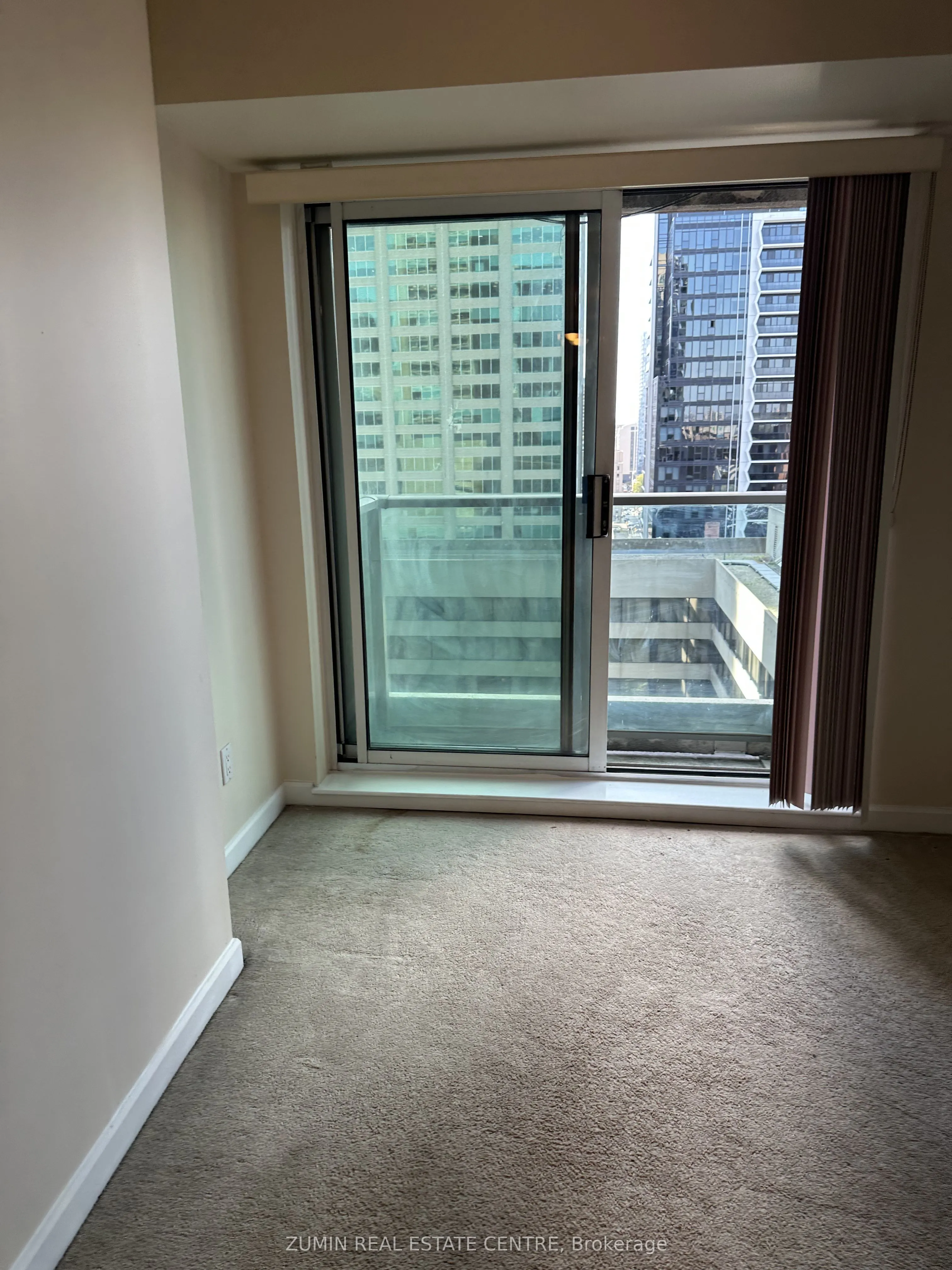 8 Park Road, #2116