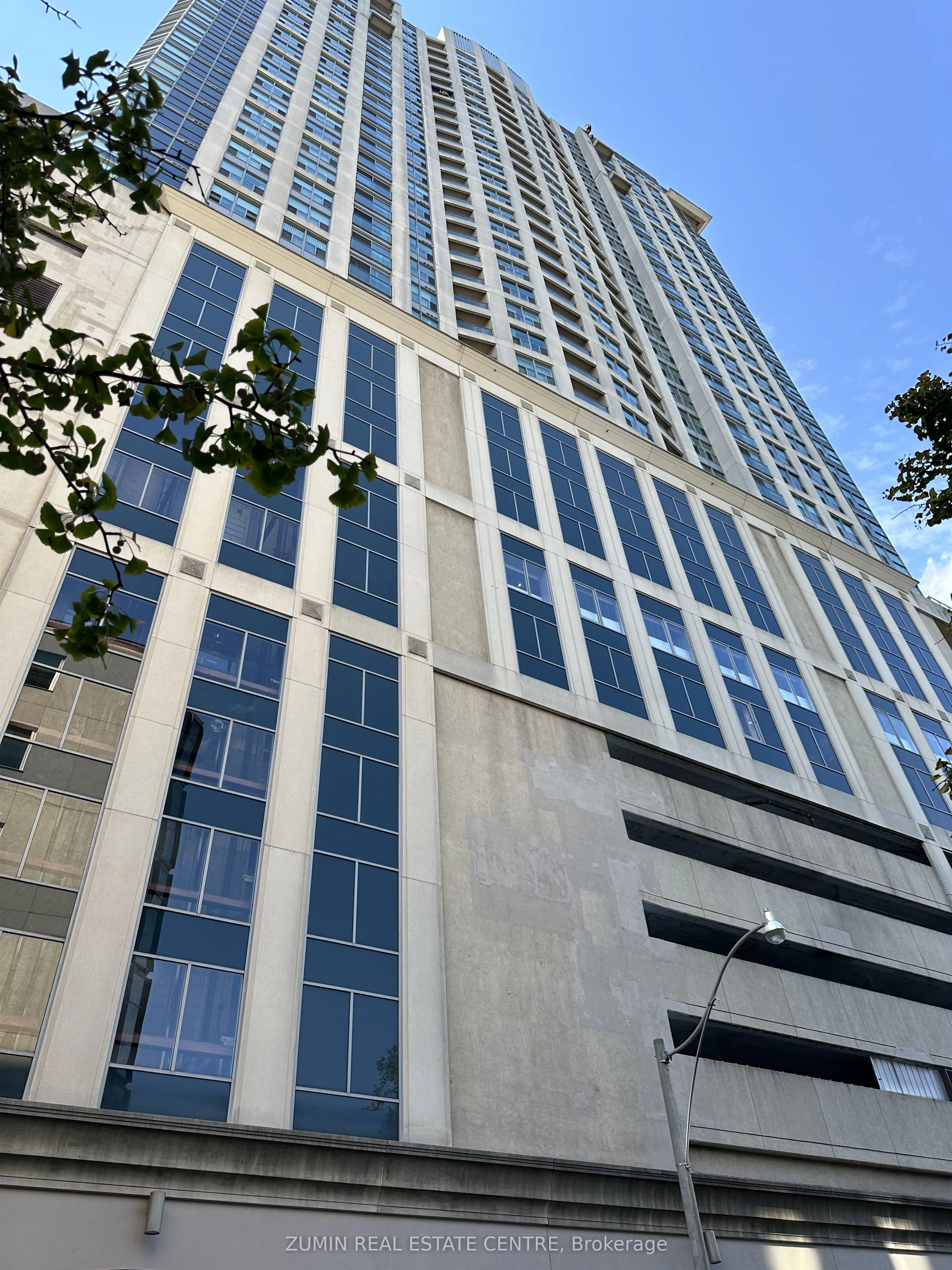 8 Park Road, #2116