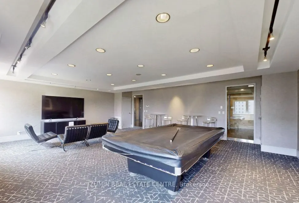 8 Park Road, #2116