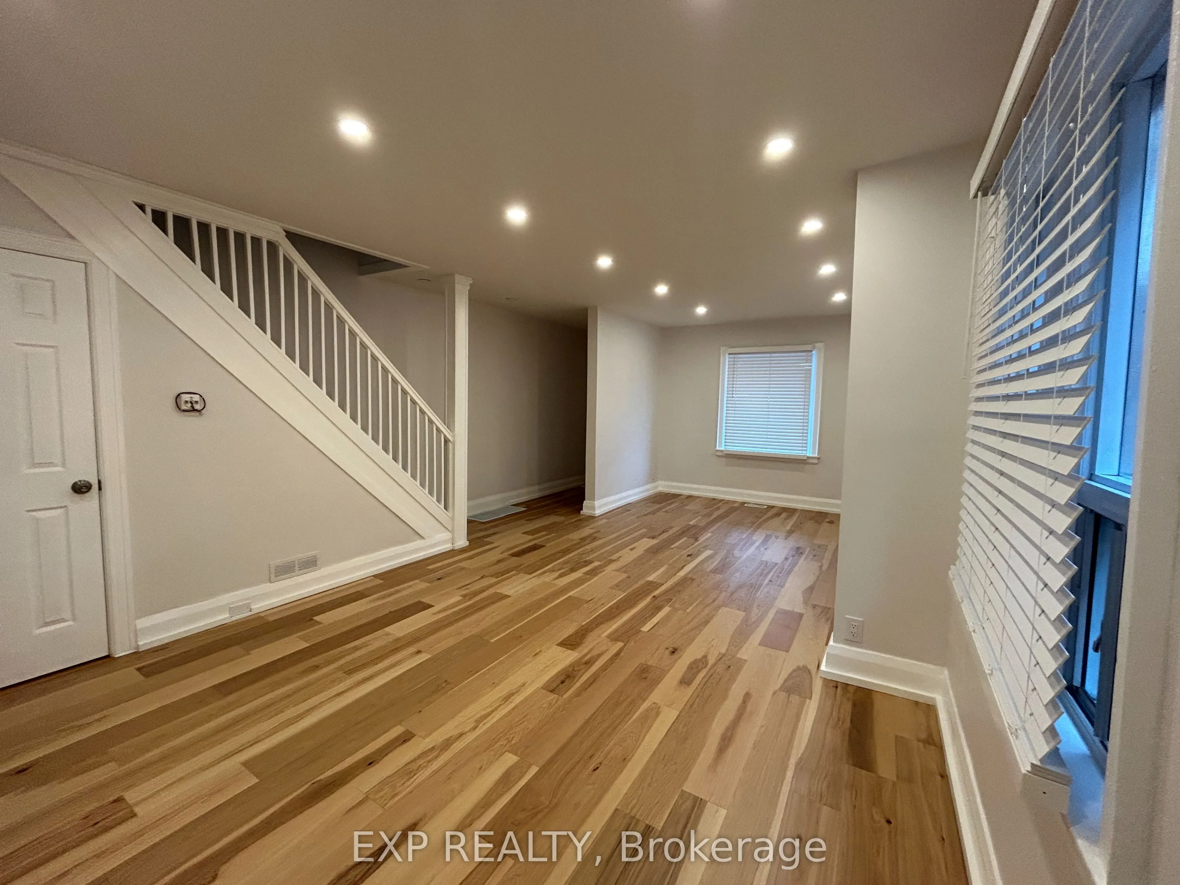 342 Eglinton Avenue E