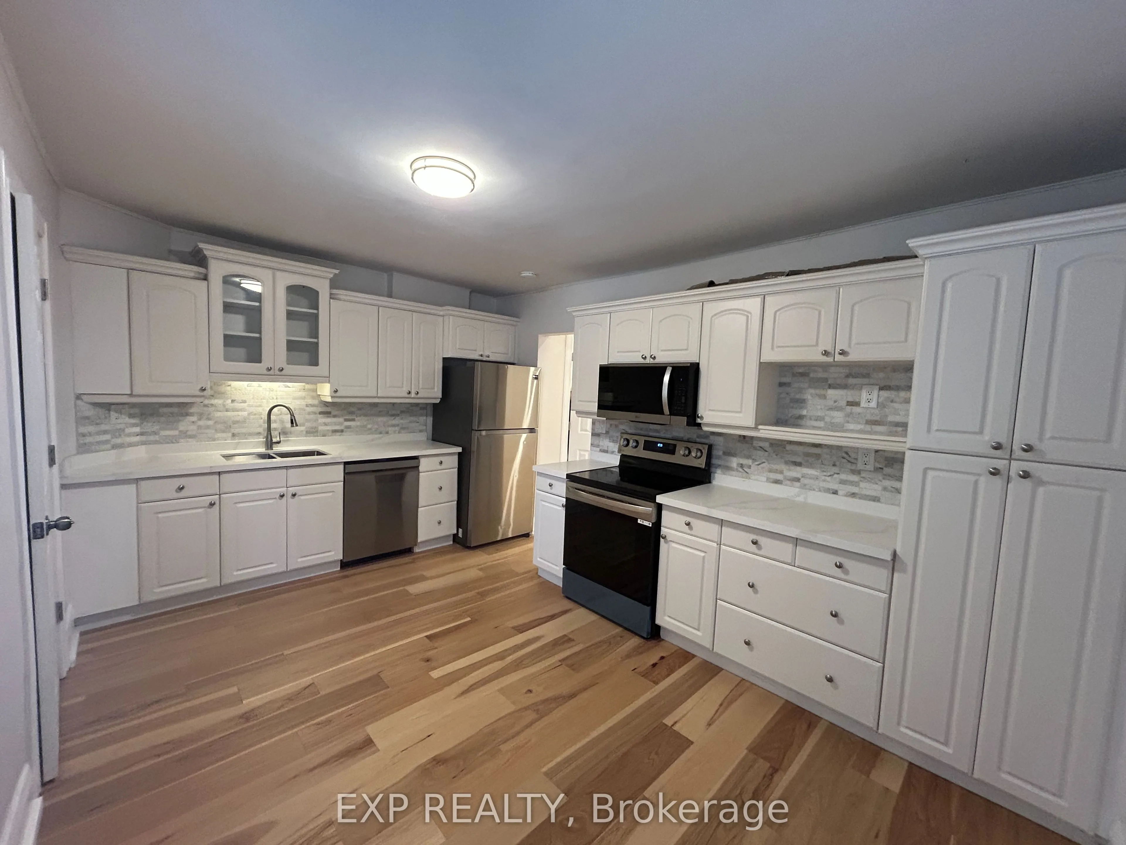 342 Eglinton Avenue E