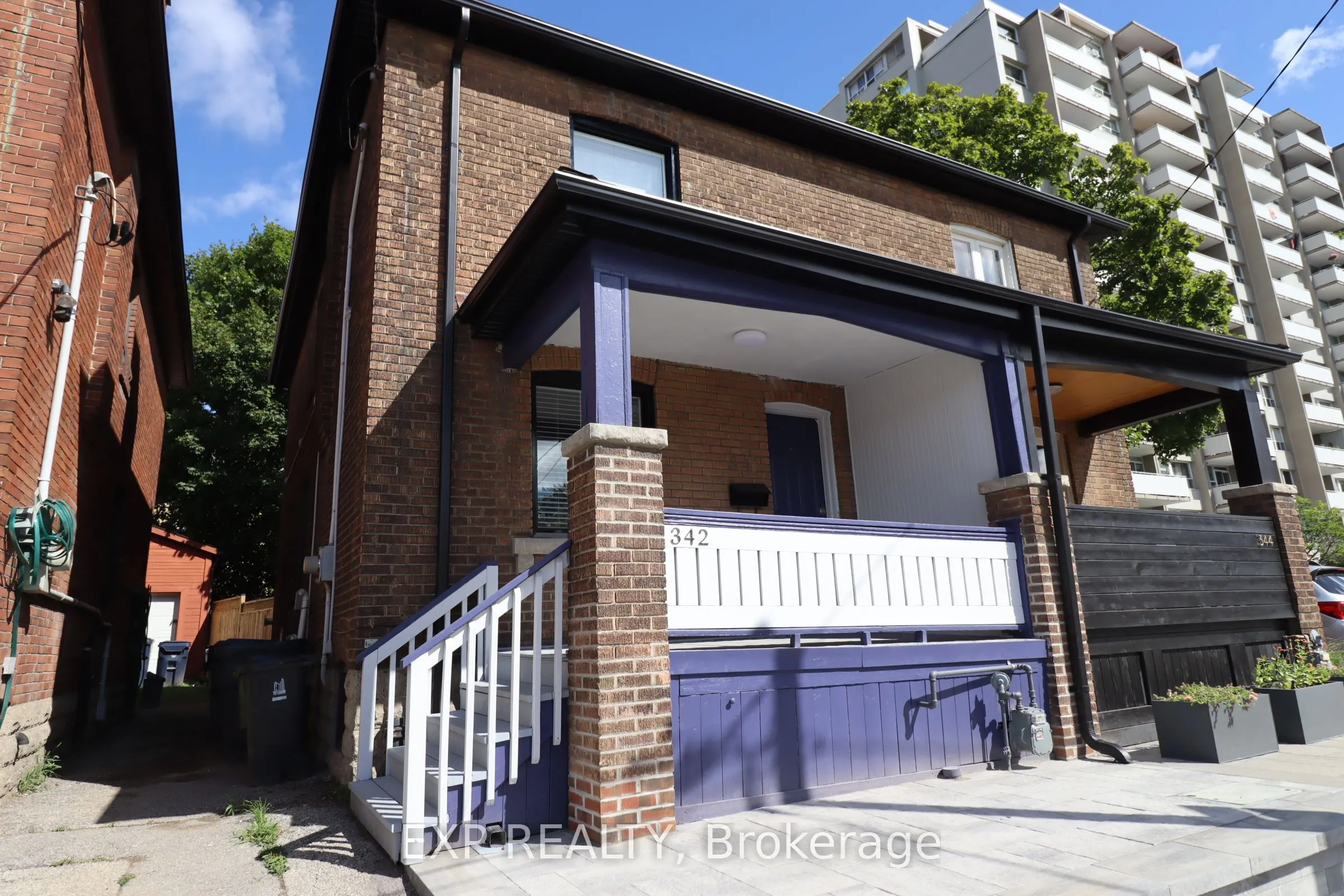 342 Eglinton Avenue E