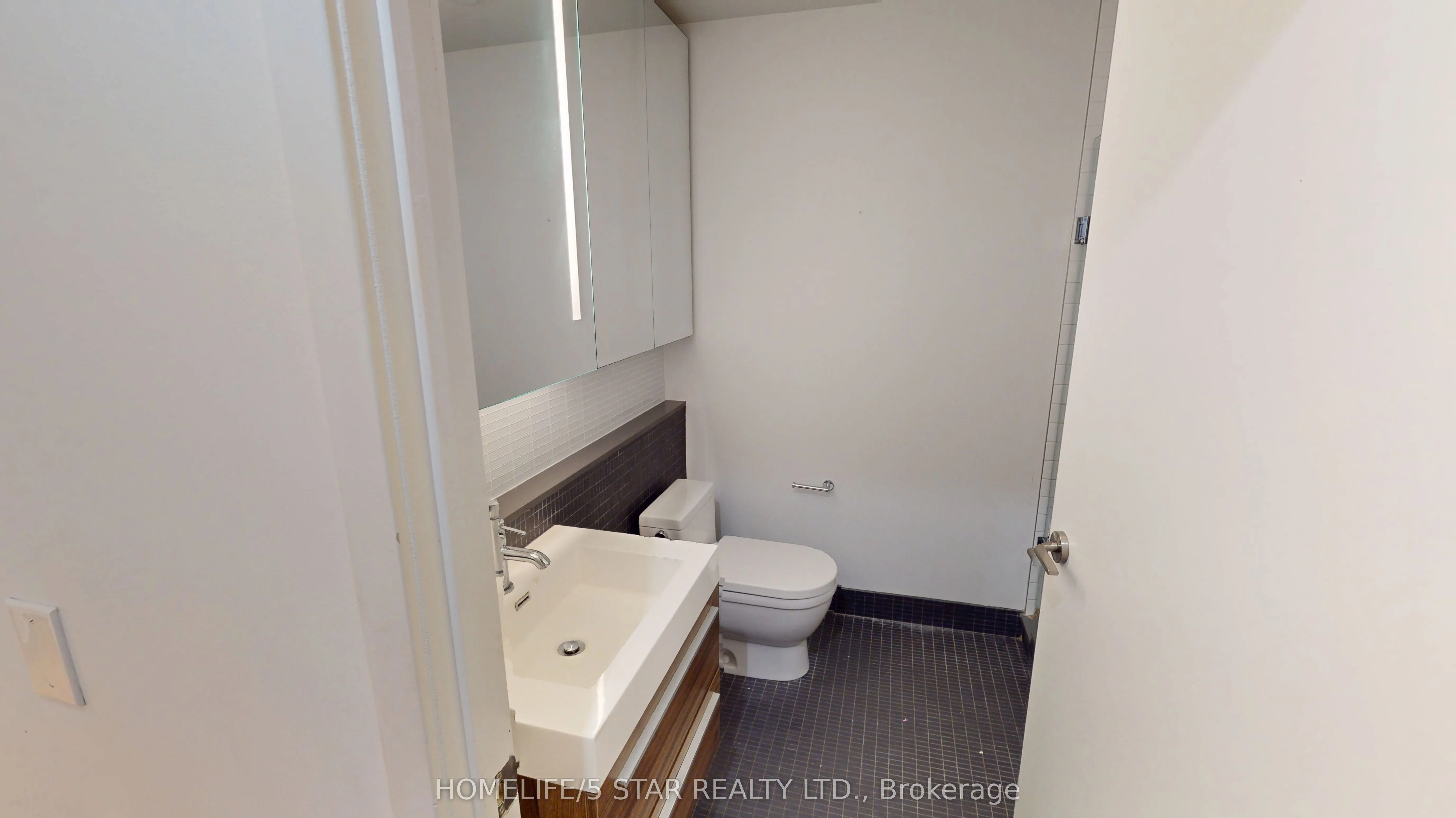 8 Dovercourt Road, #807