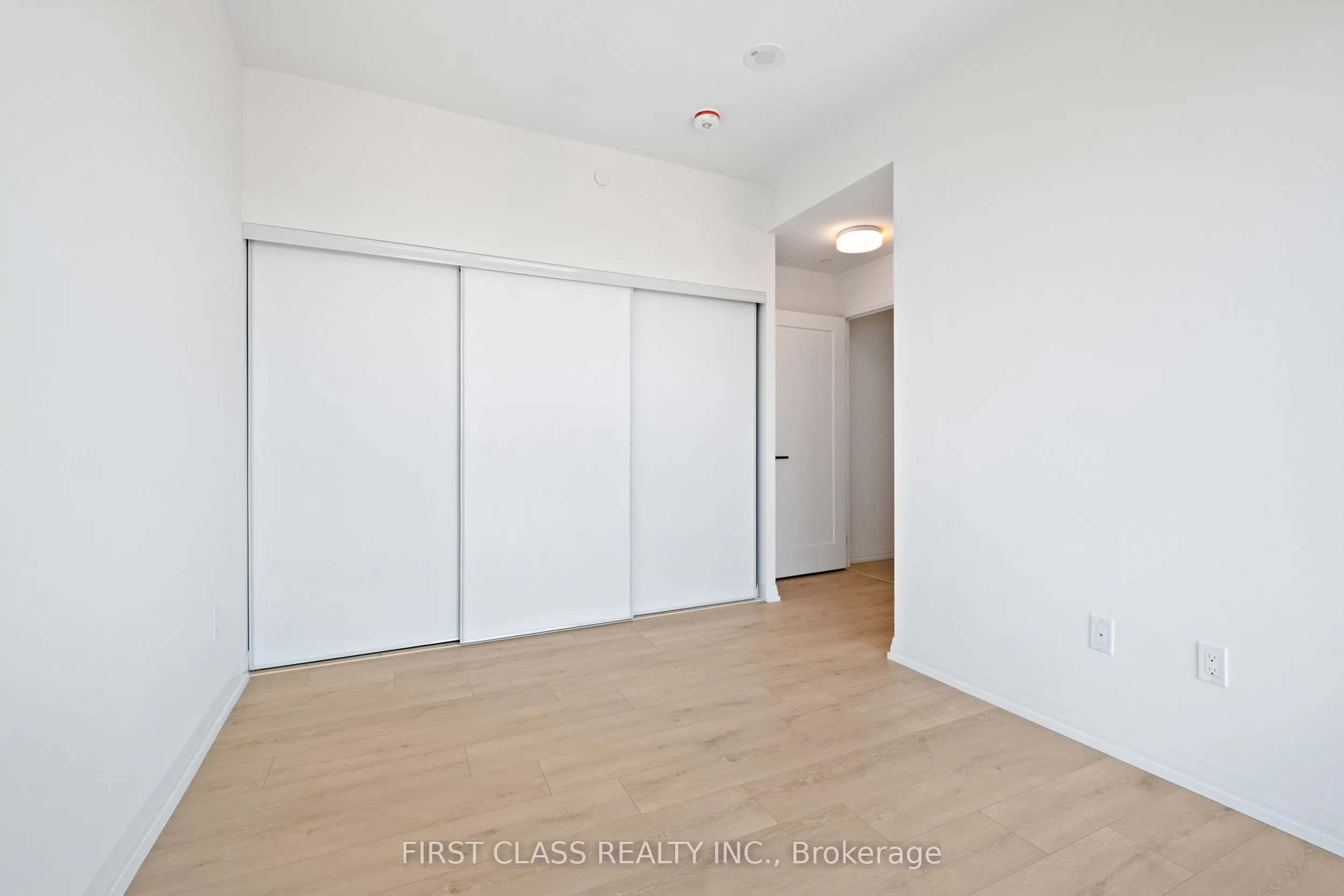 280 Dundas Street, #2911