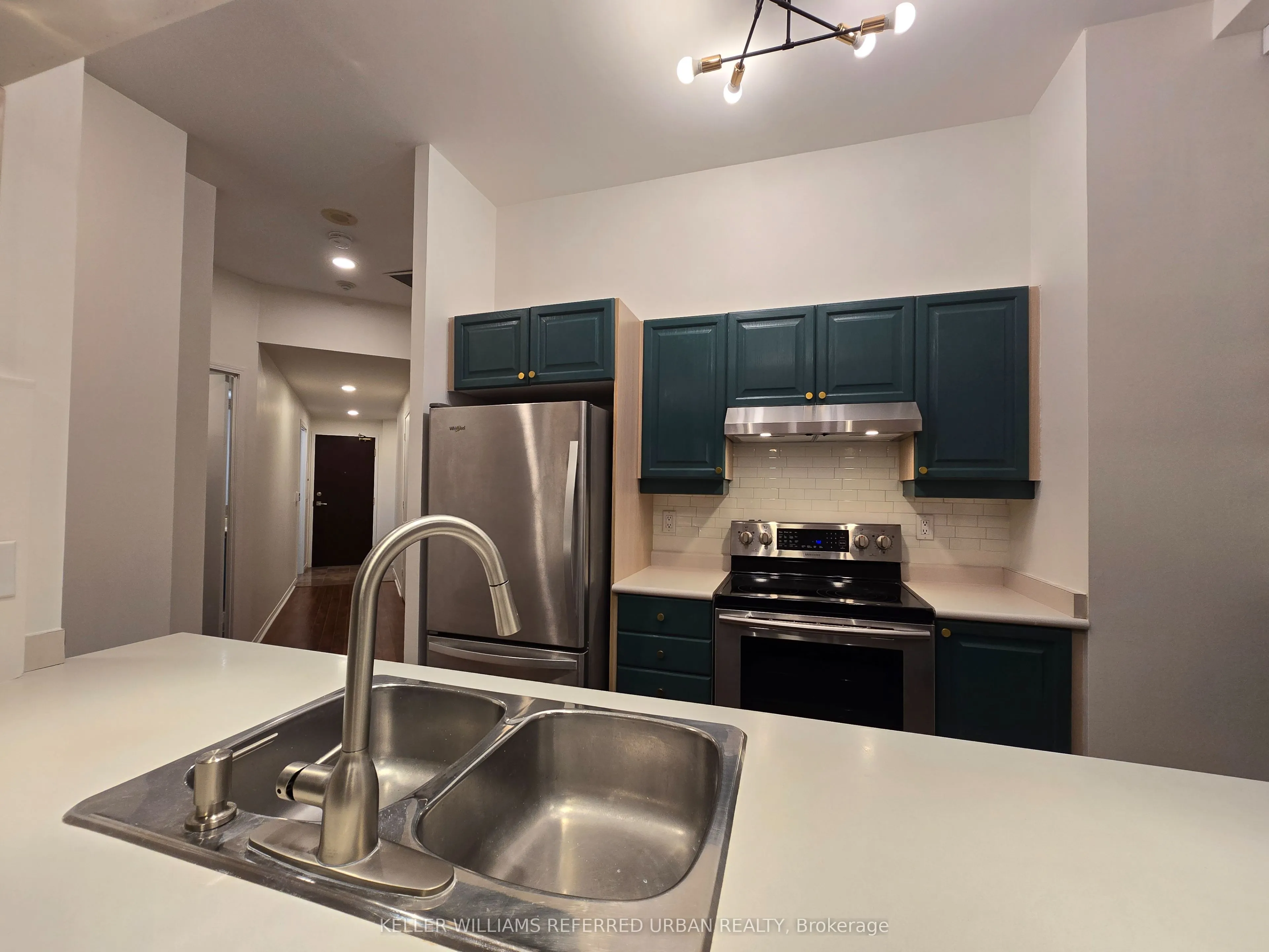 7 King Street E, #1610