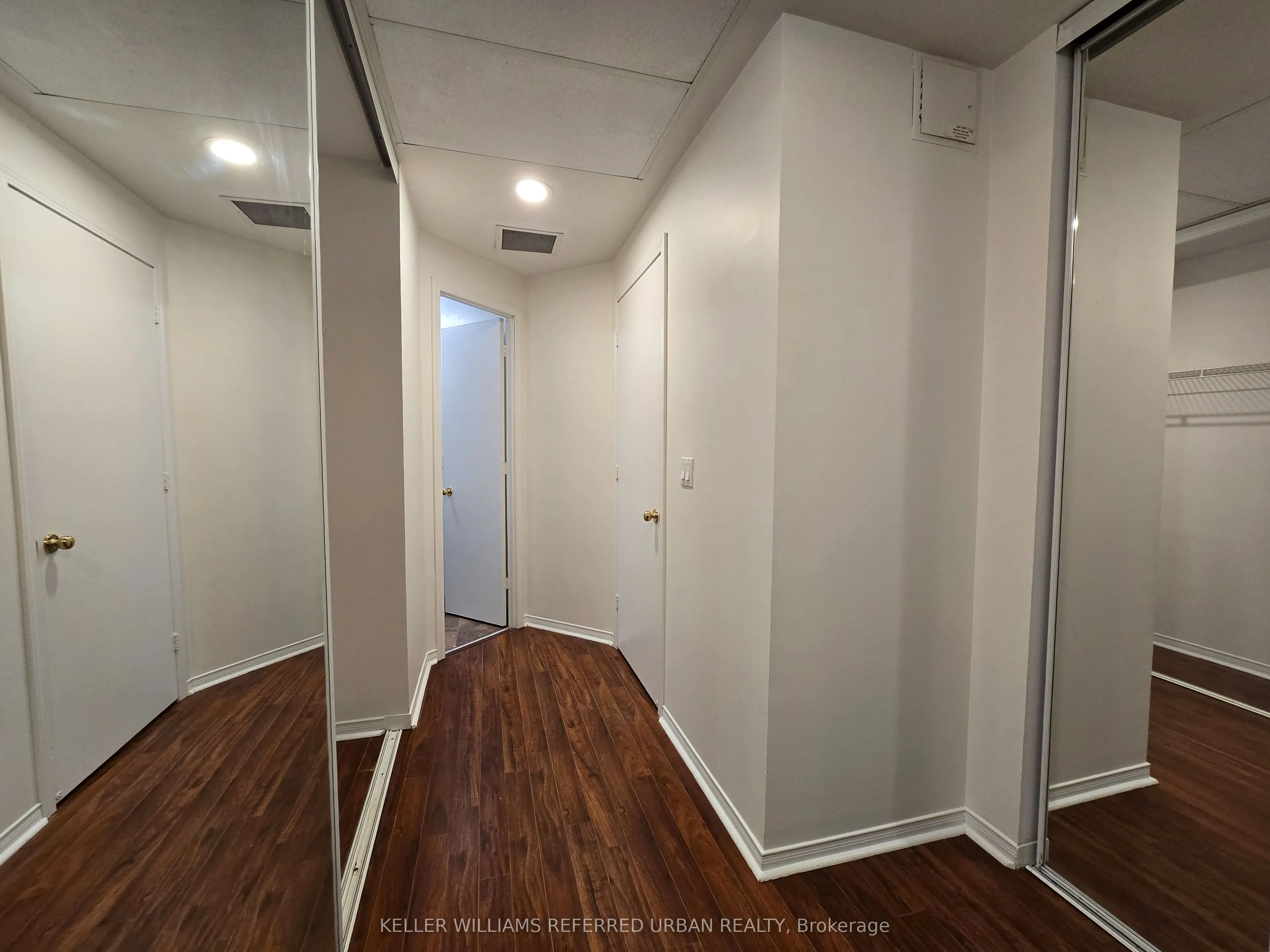 7 King Street E, #1610