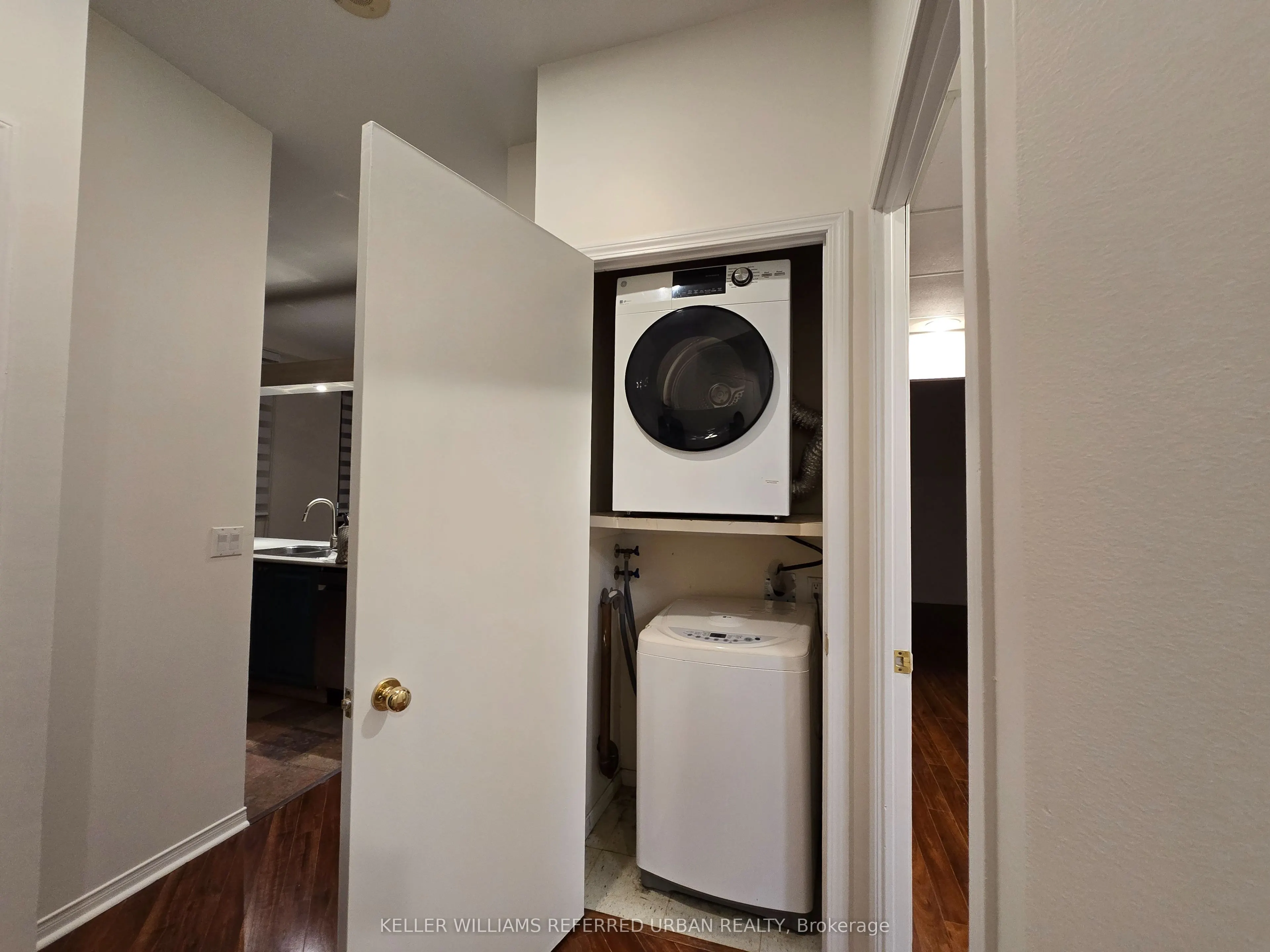 7 King Street E, #1610