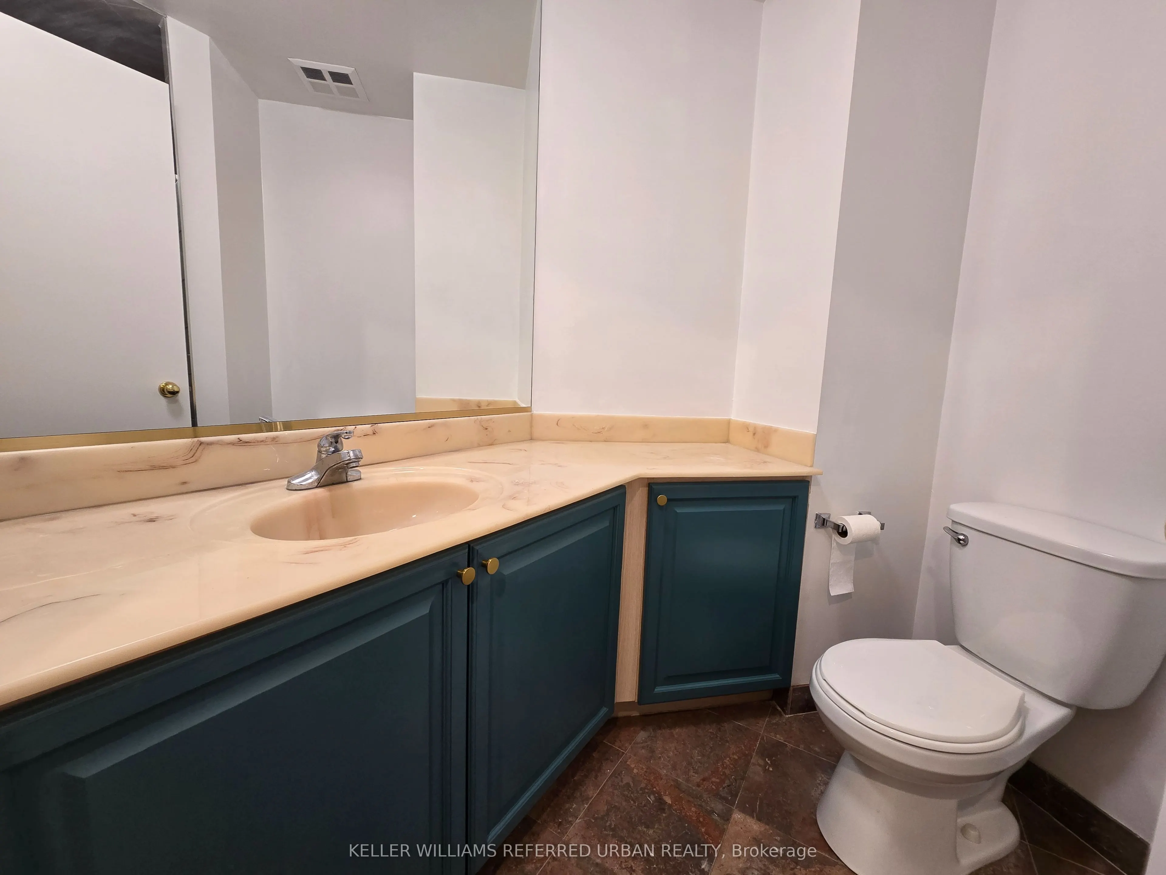 7 King Street E, #1610