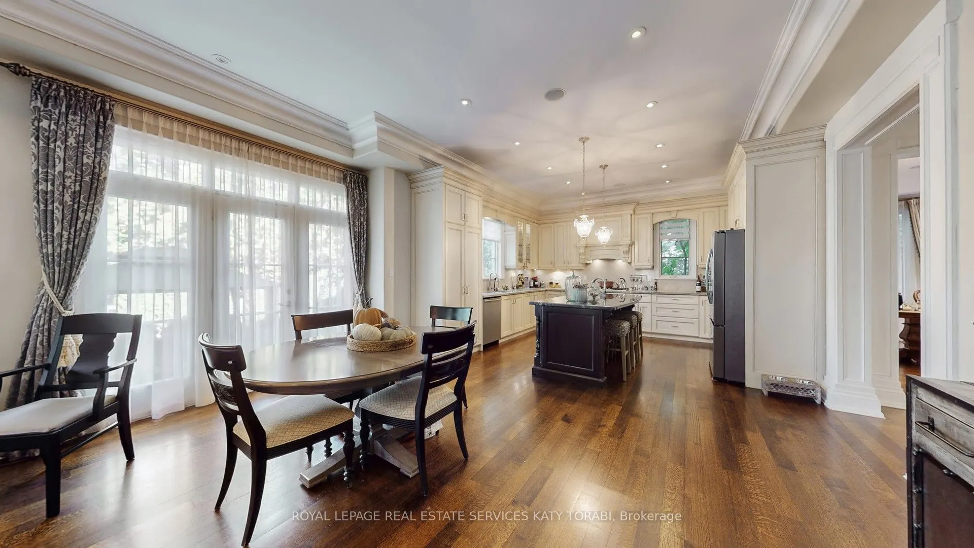 1B Carluke Crescent