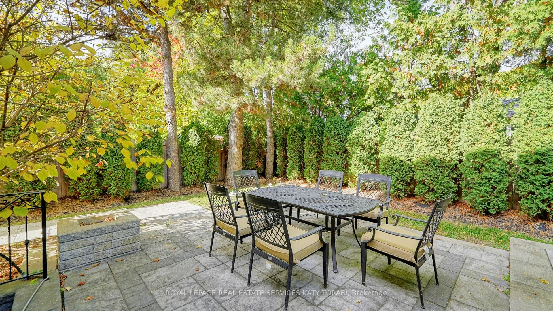 1B Carluke Crescent