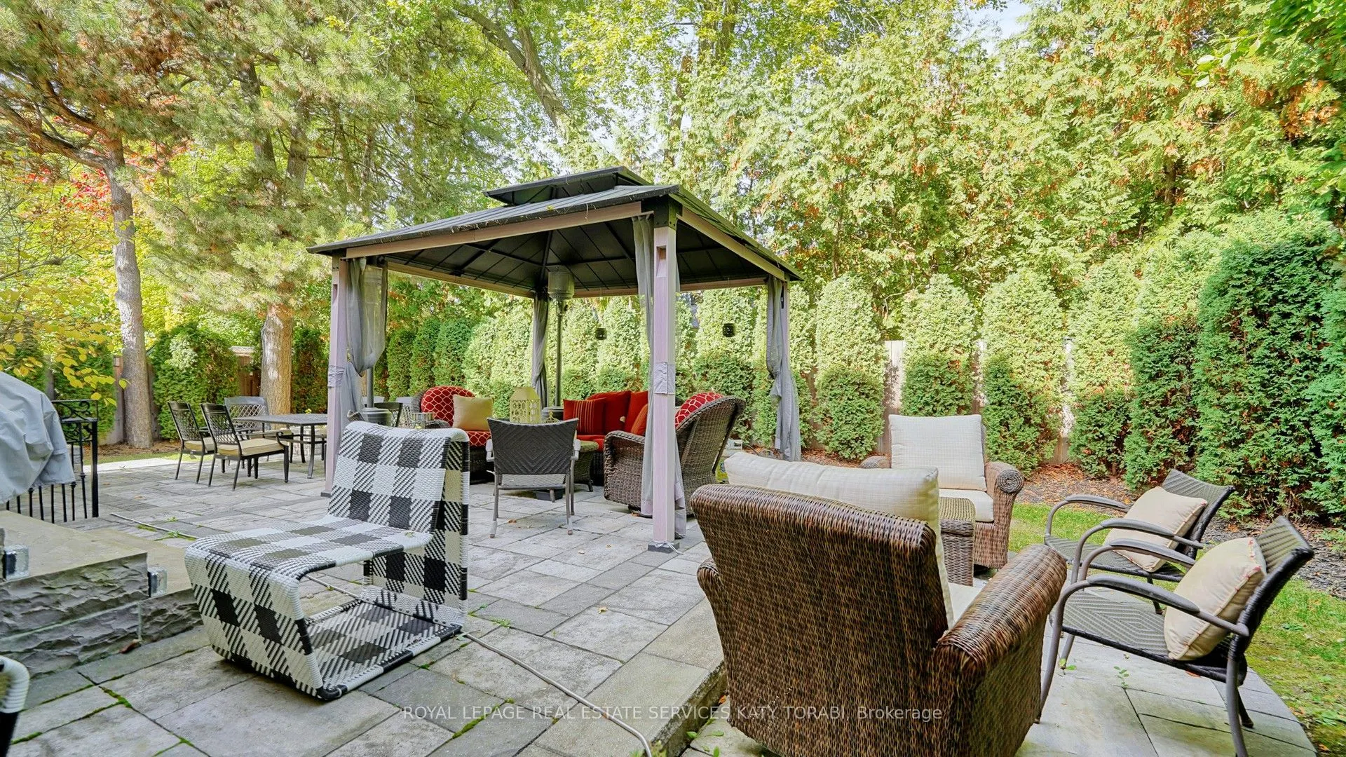 1B Carluke Crescent