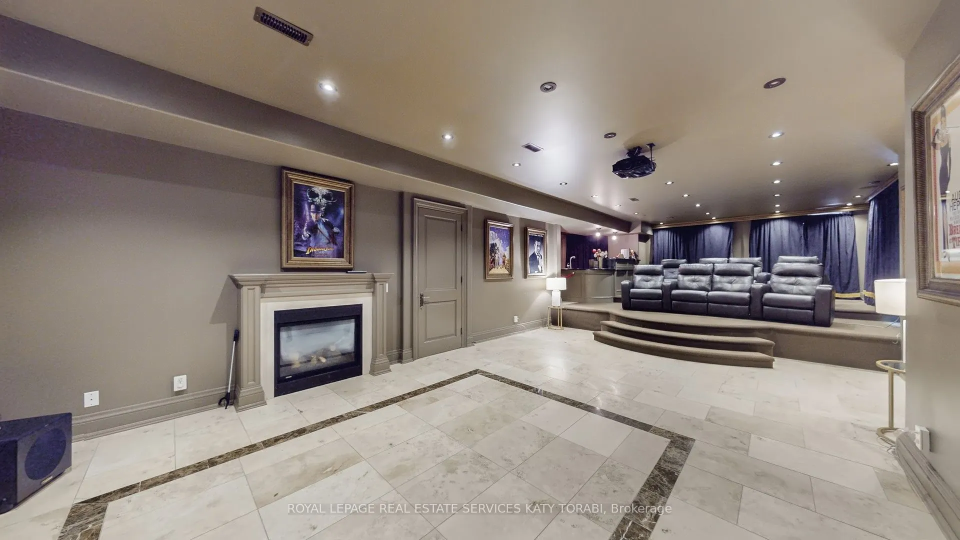 1B Carluke Crescent