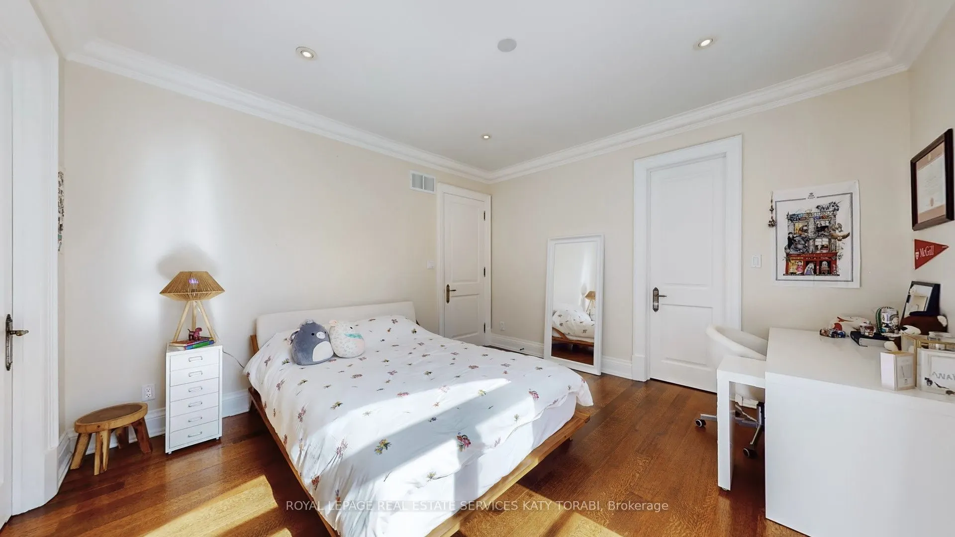 1B Carluke Crescent