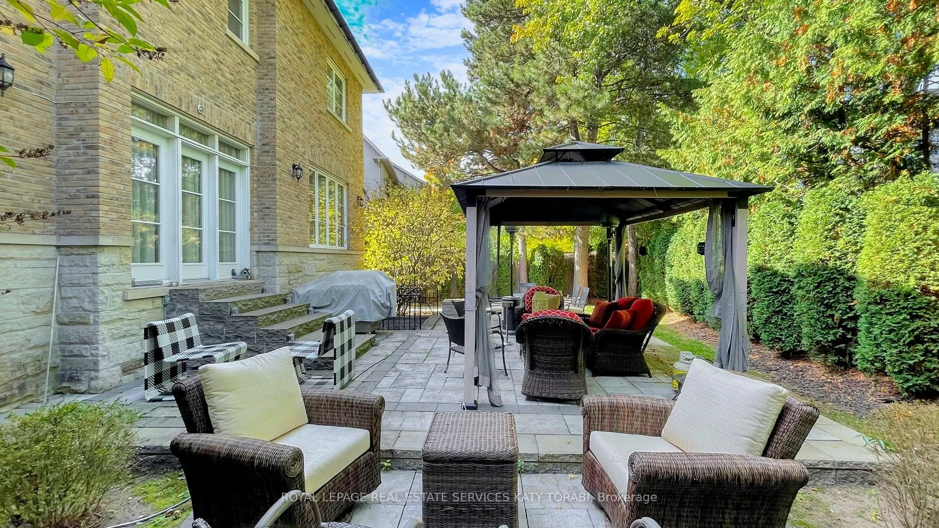 1B Carluke Crescent