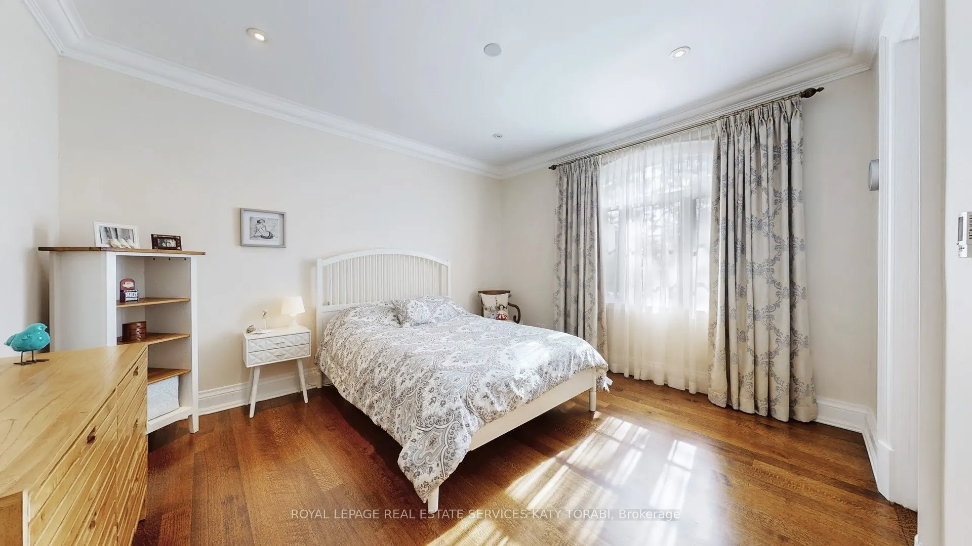1B Carluke Crescent