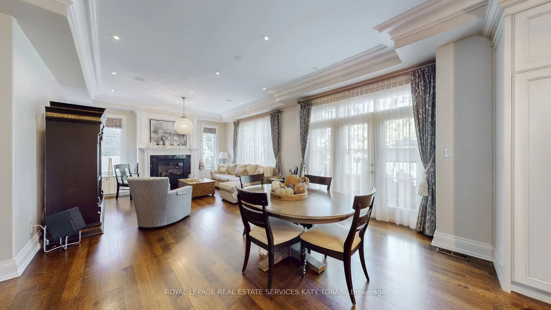 1B Carluke Crescent