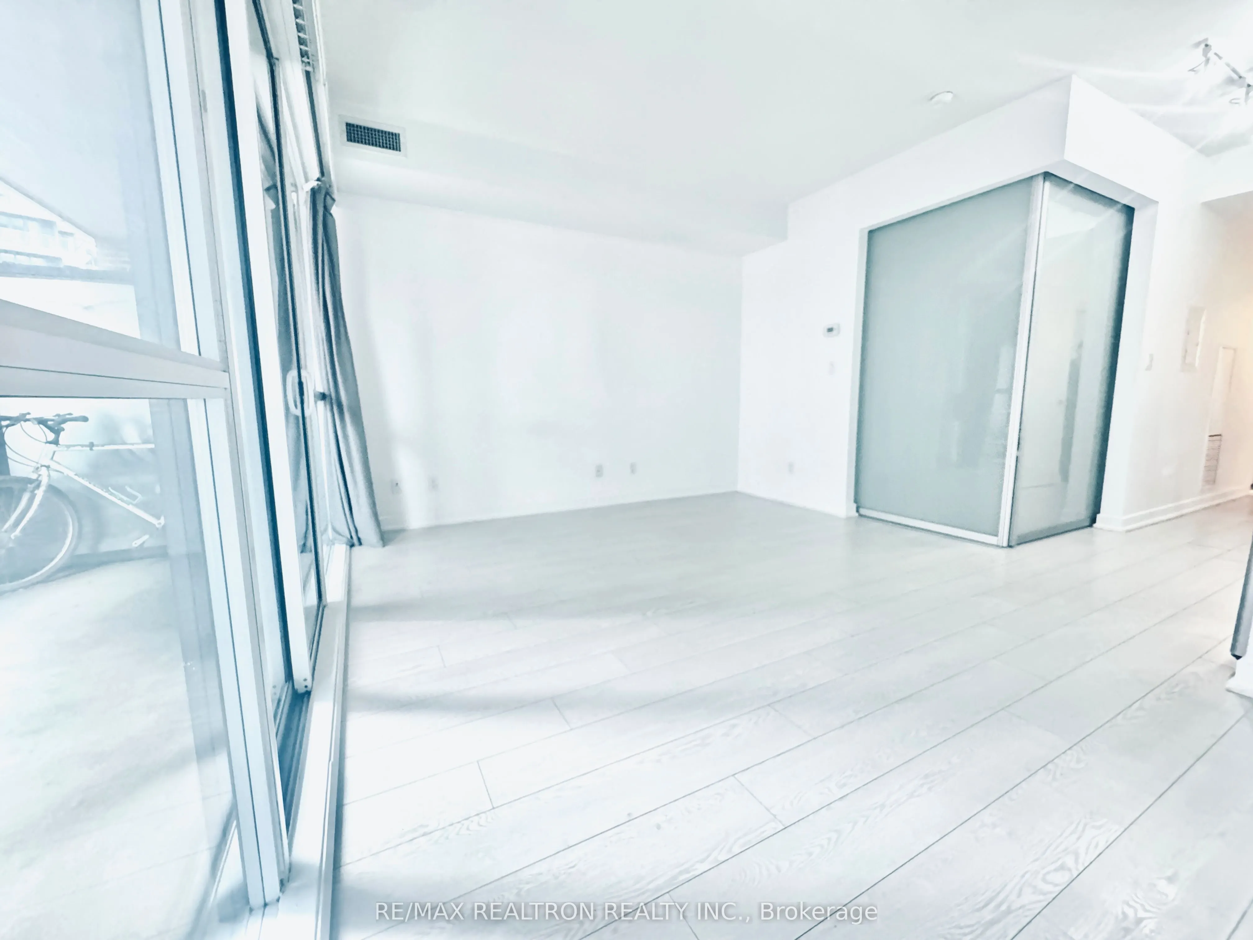 20 Bruyeres Mews, #516
