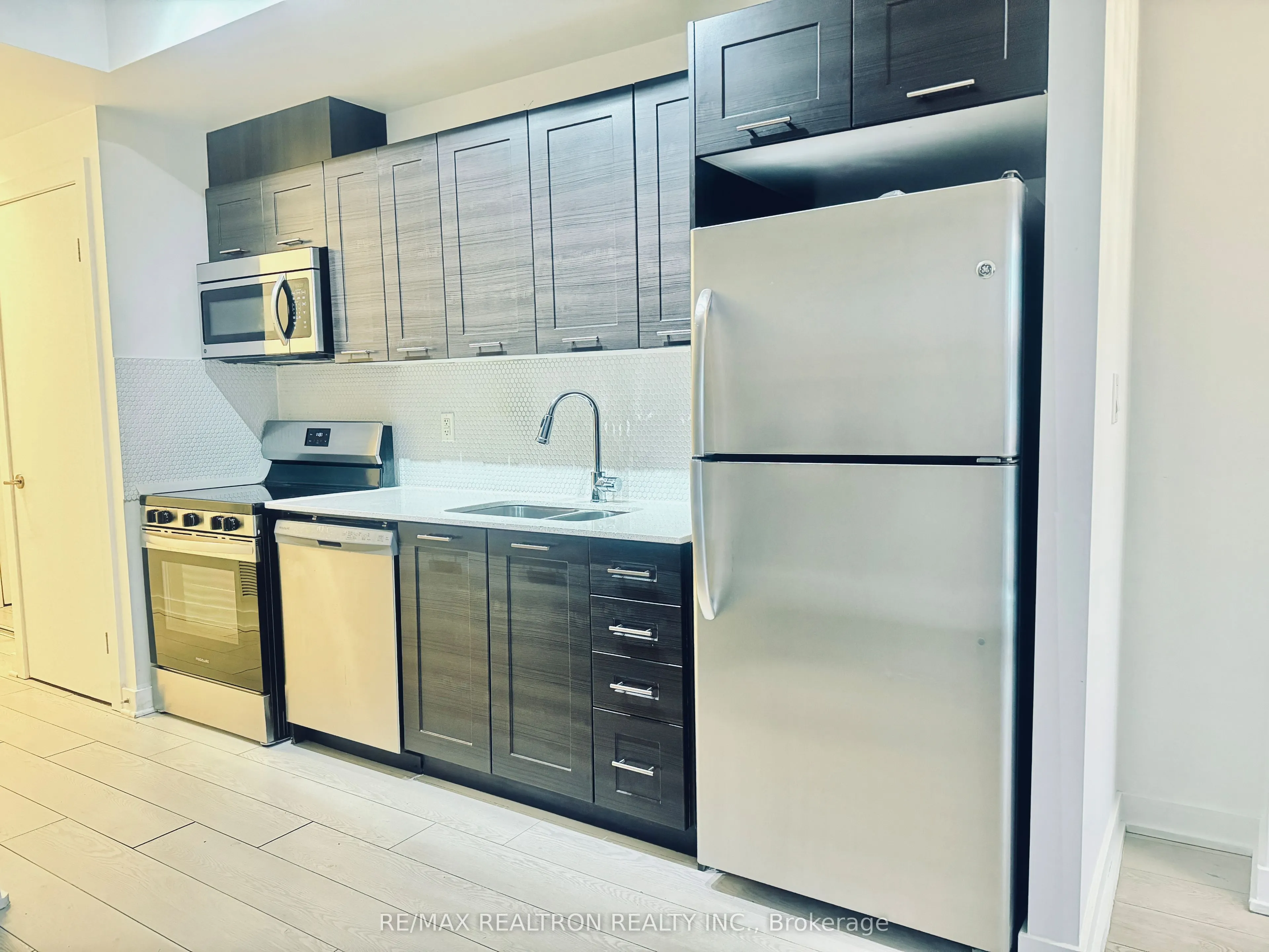 20 Bruyeres Mews, #516