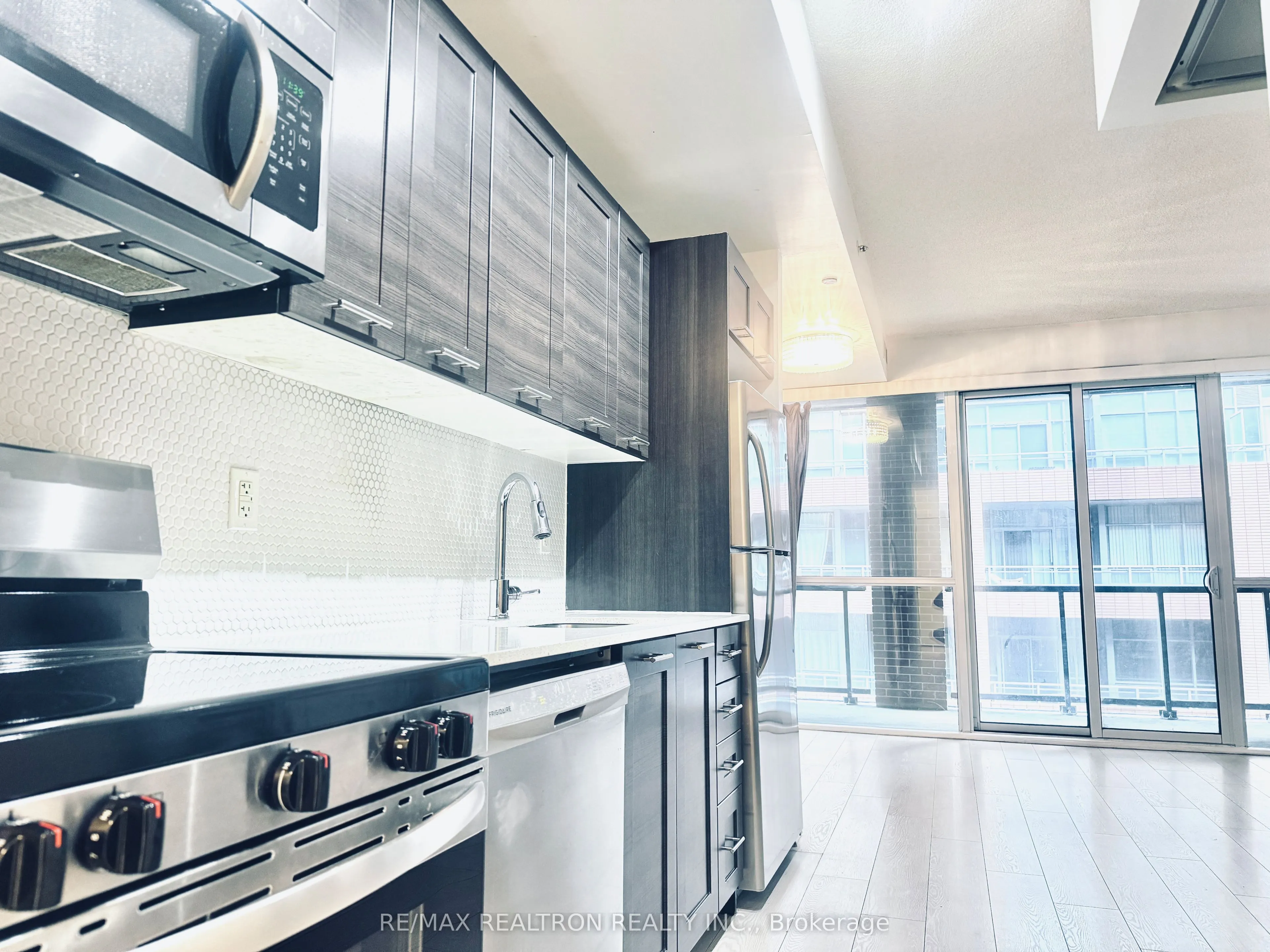 20 Bruyeres Mews, #516