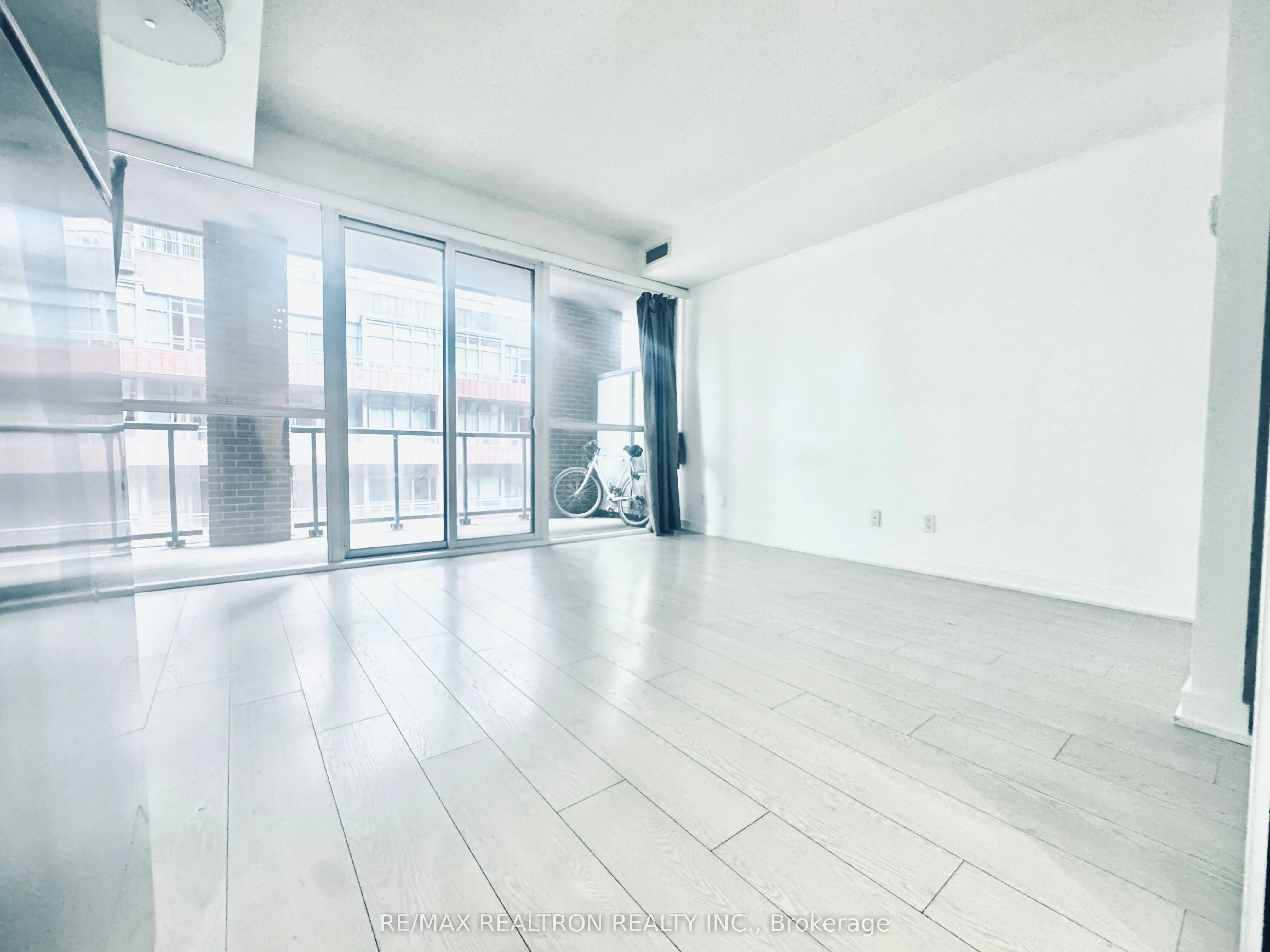 20 Bruyeres Mews, #516