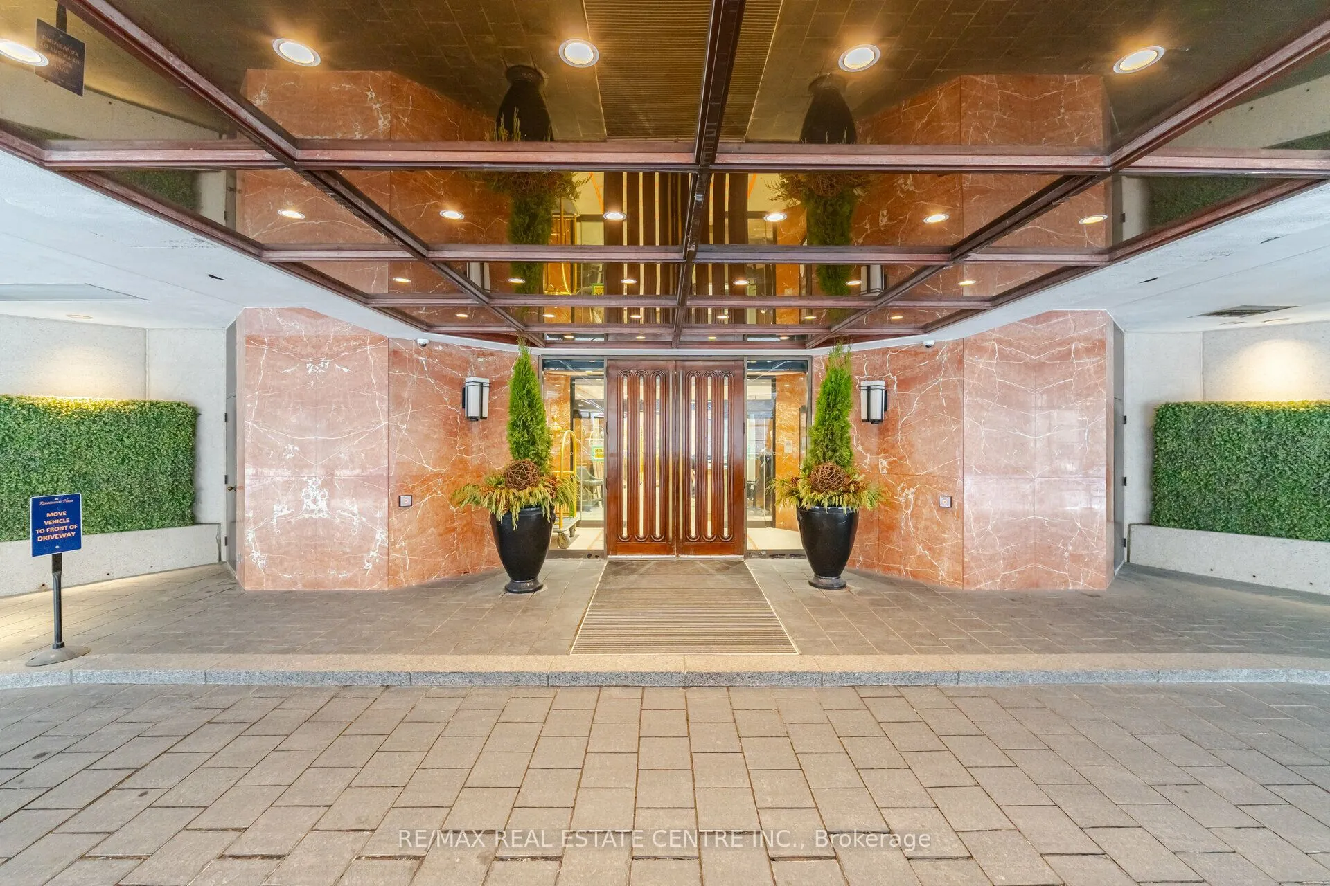 175 Cumberland Street, #2201
