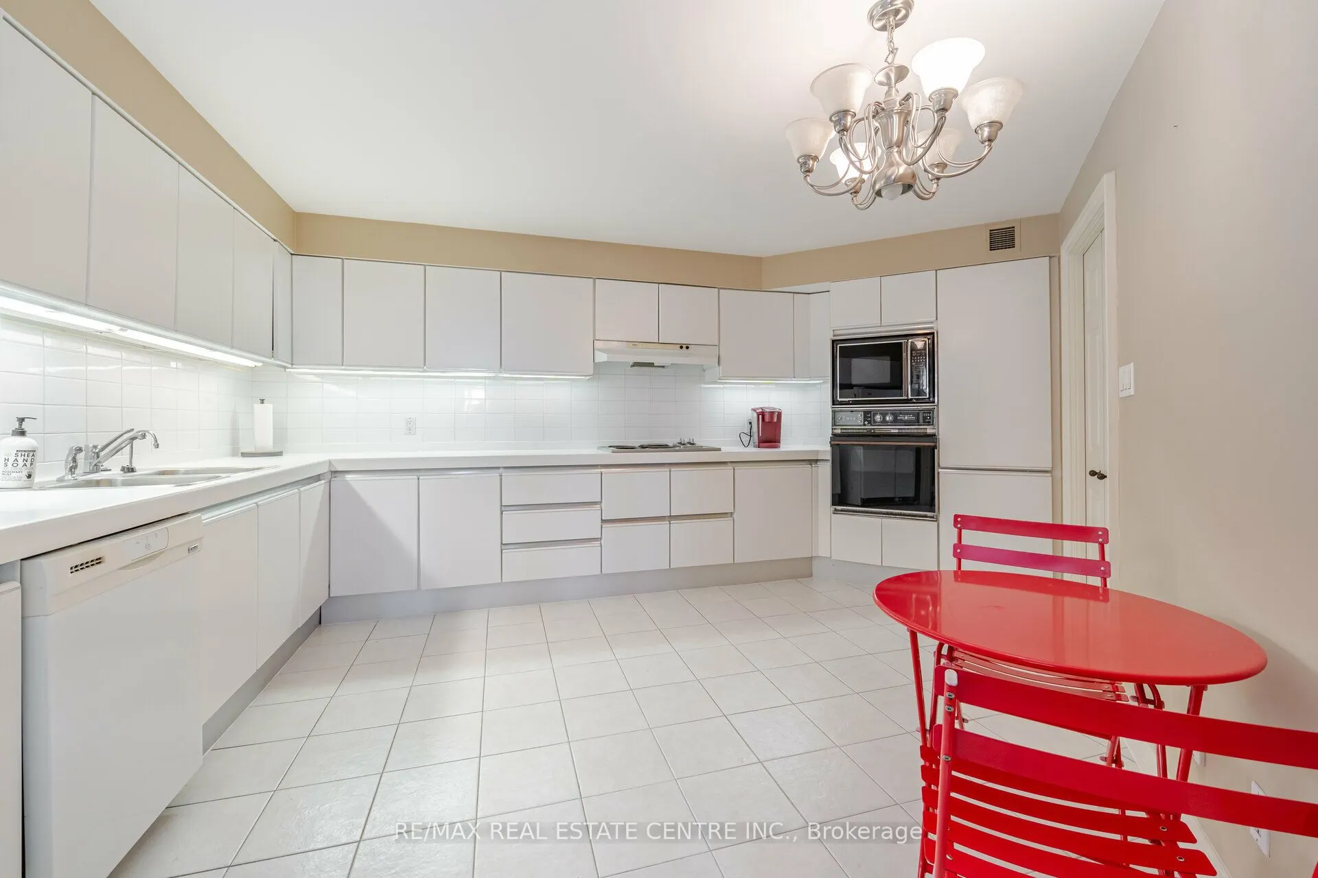 175 Cumberland Street, #2201