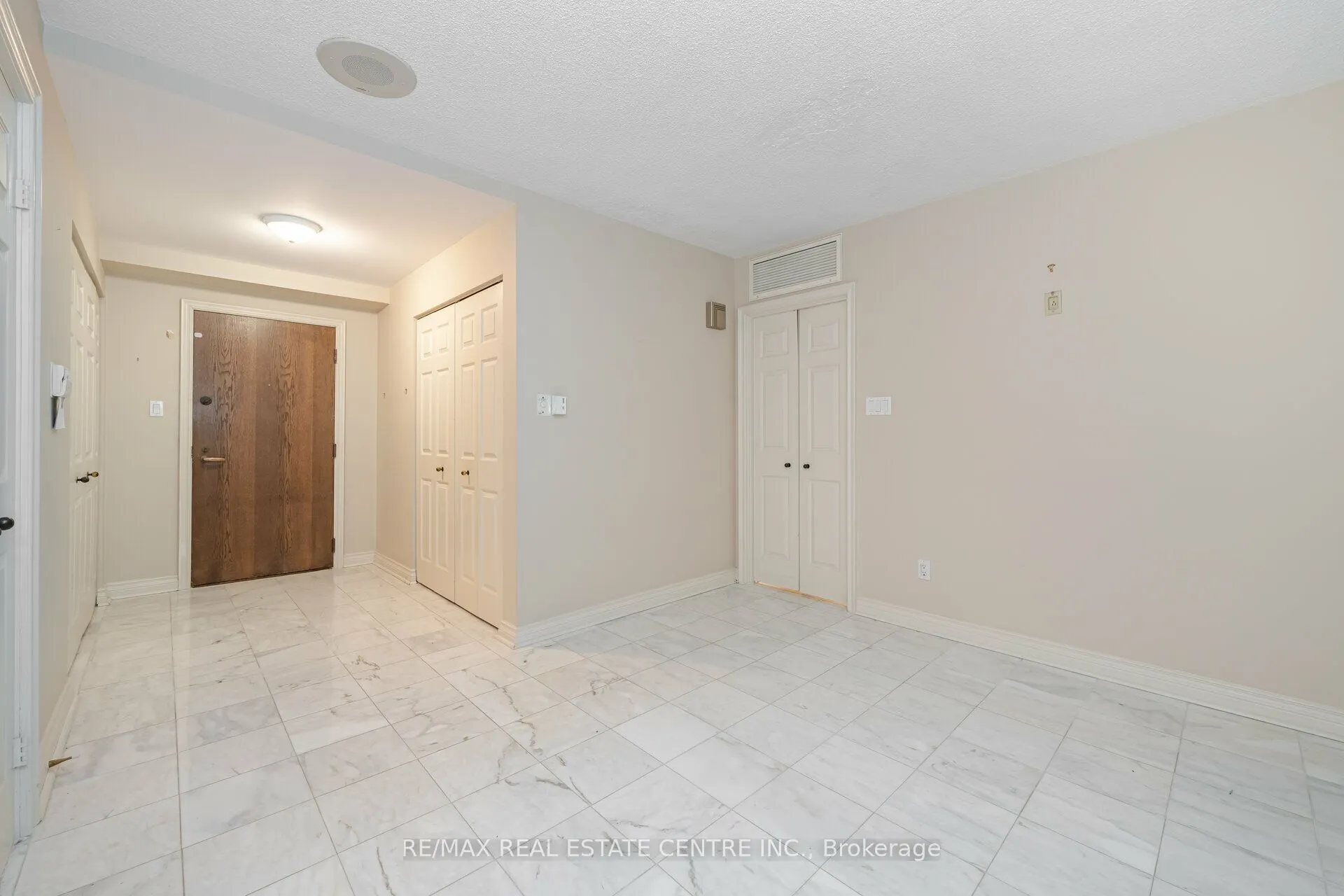 175 Cumberland Street, #2201