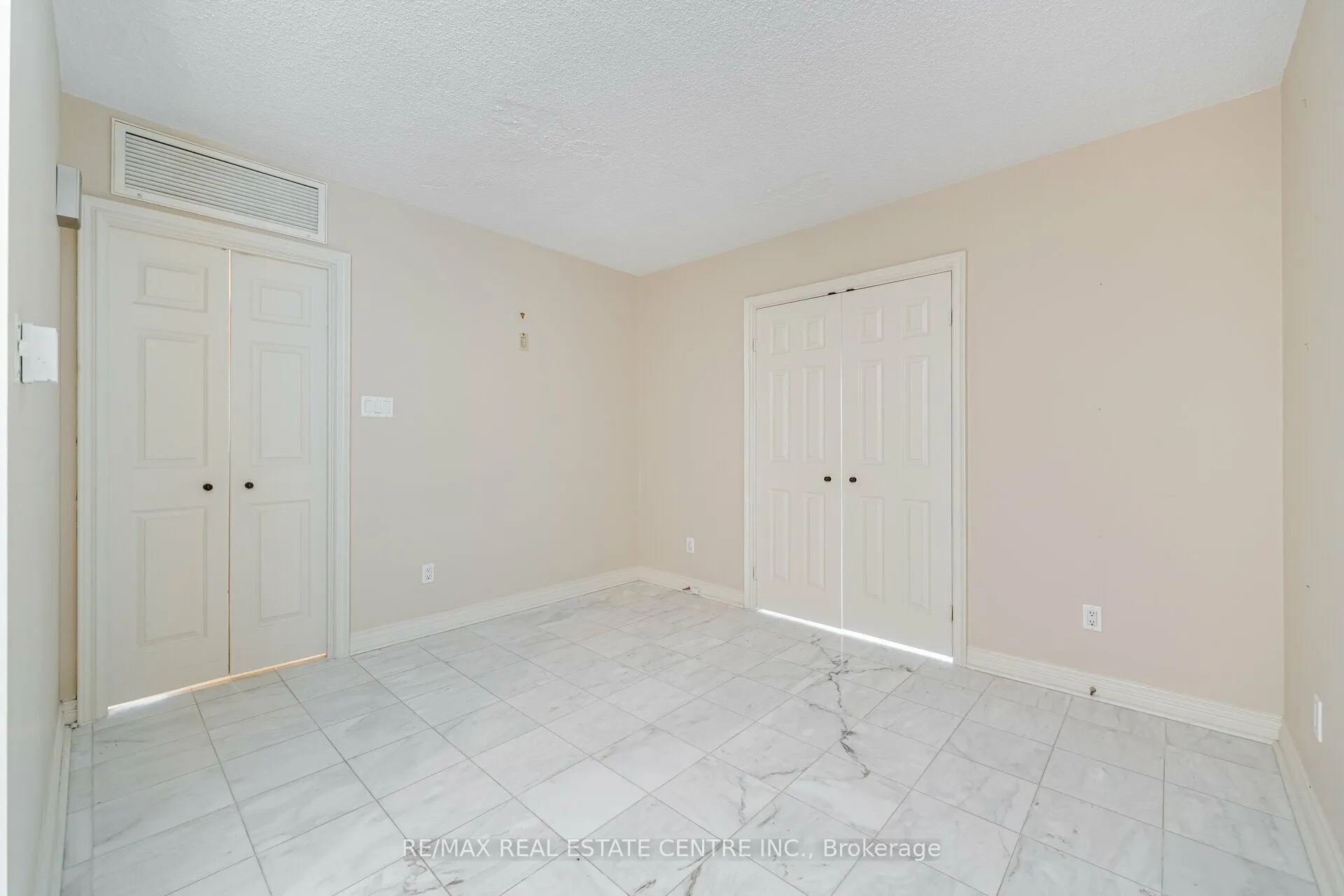 175 Cumberland Street, #2201