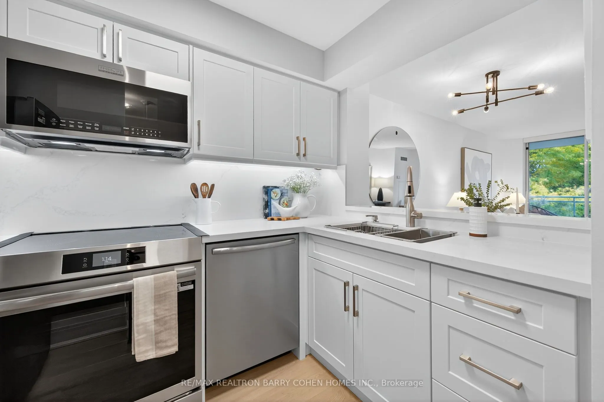 398 Eglinton Avenue E, #503