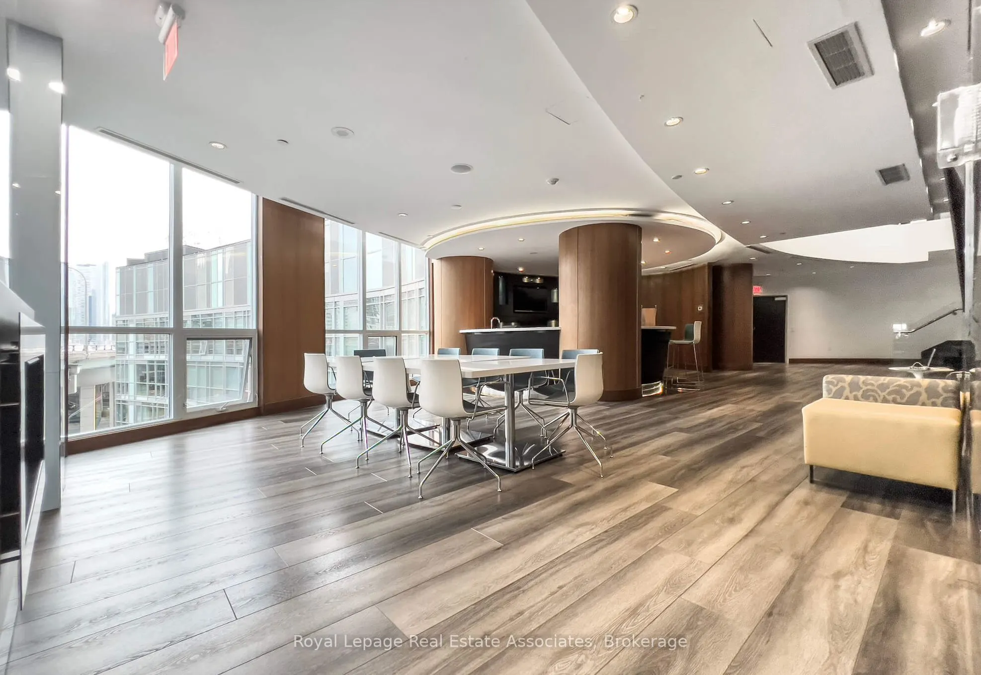 38 Dan Leckie Way, #505
