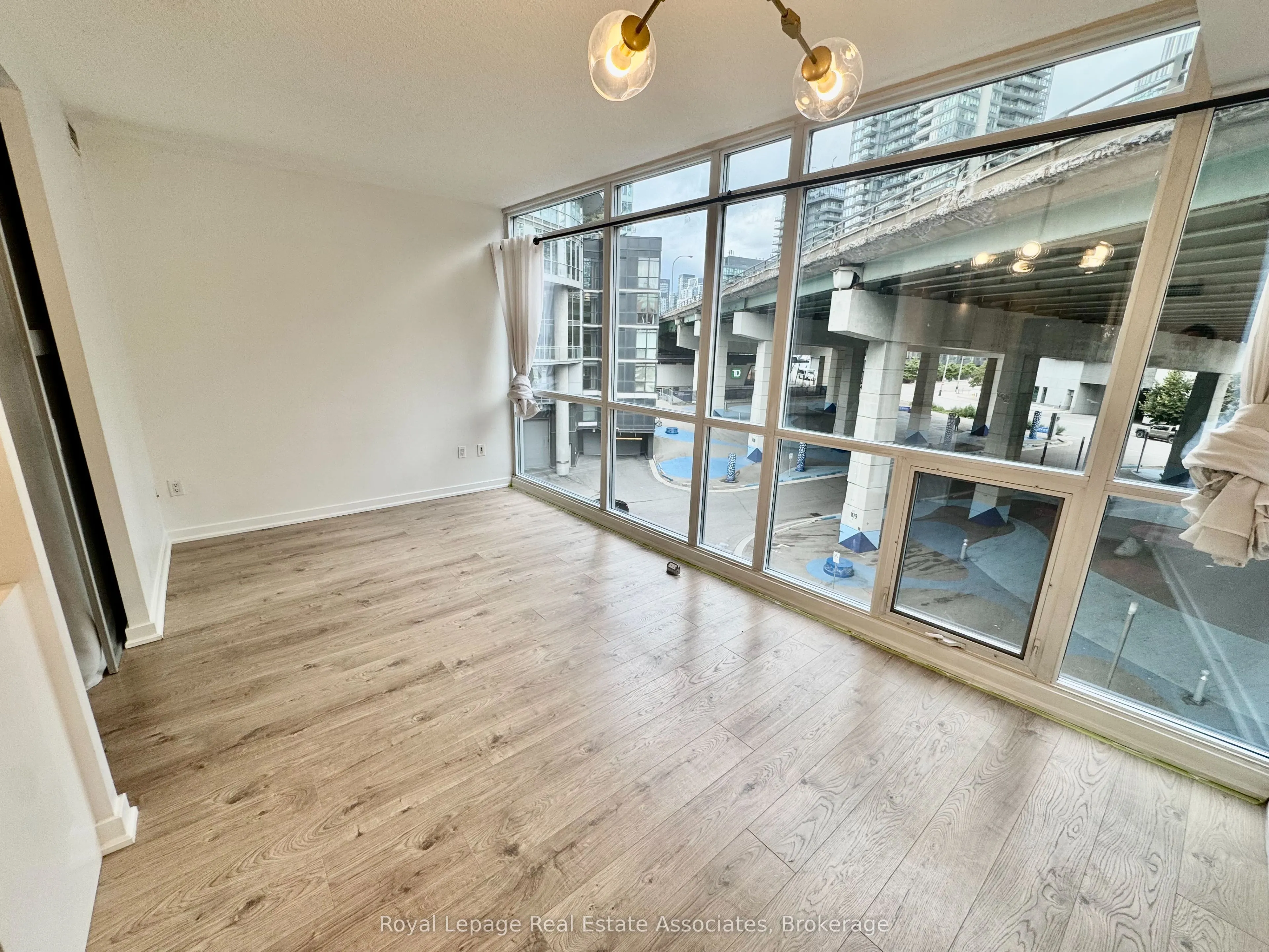 38 Dan Leckie Way, #505