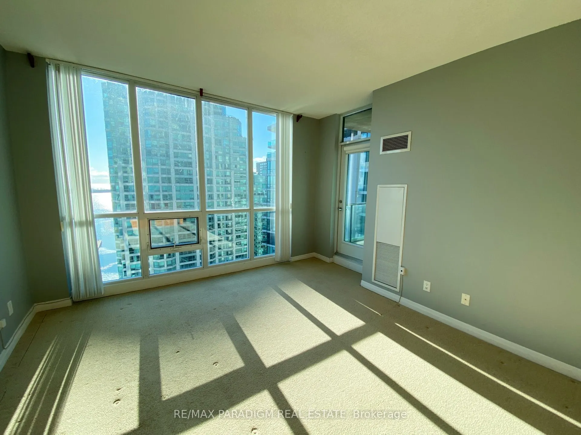16 Yonge Street, #2610