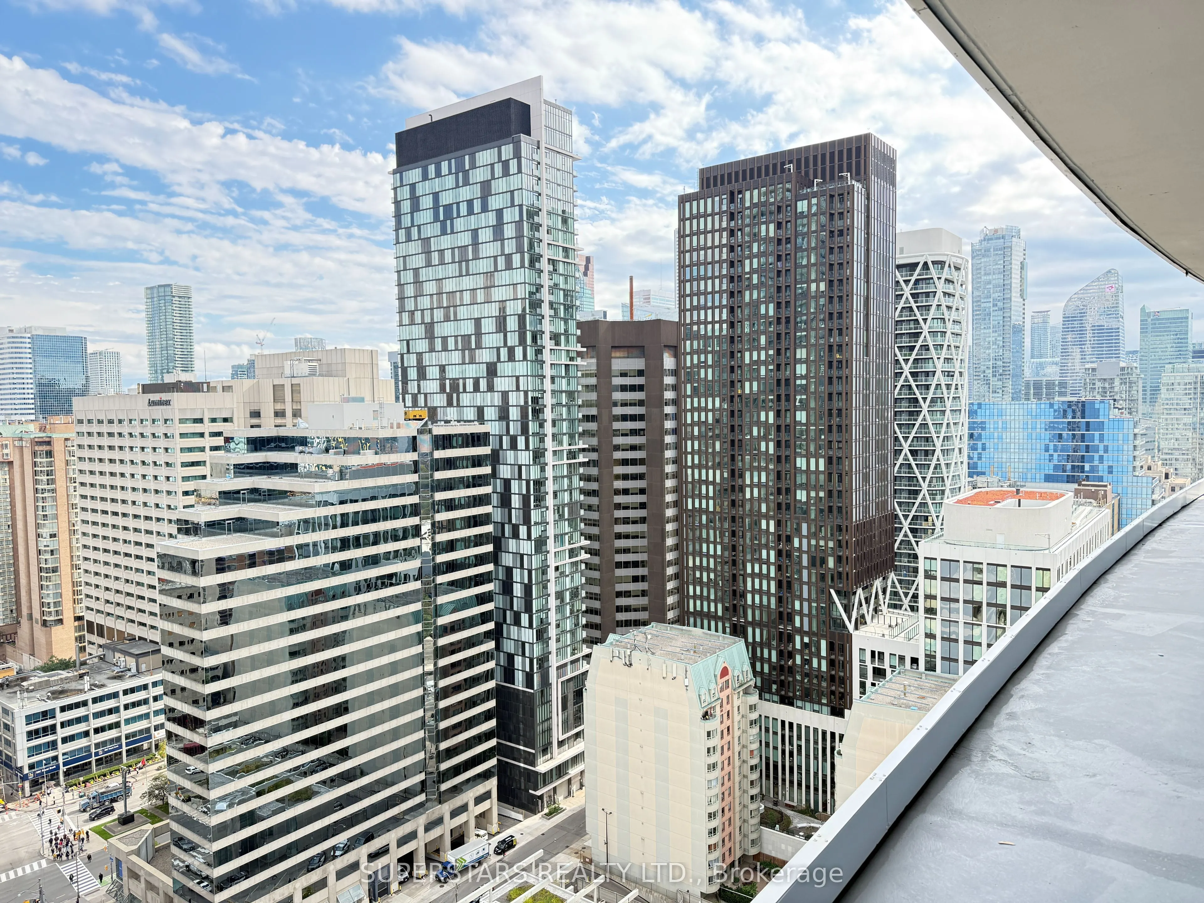 280 Dundas Street W, #2604