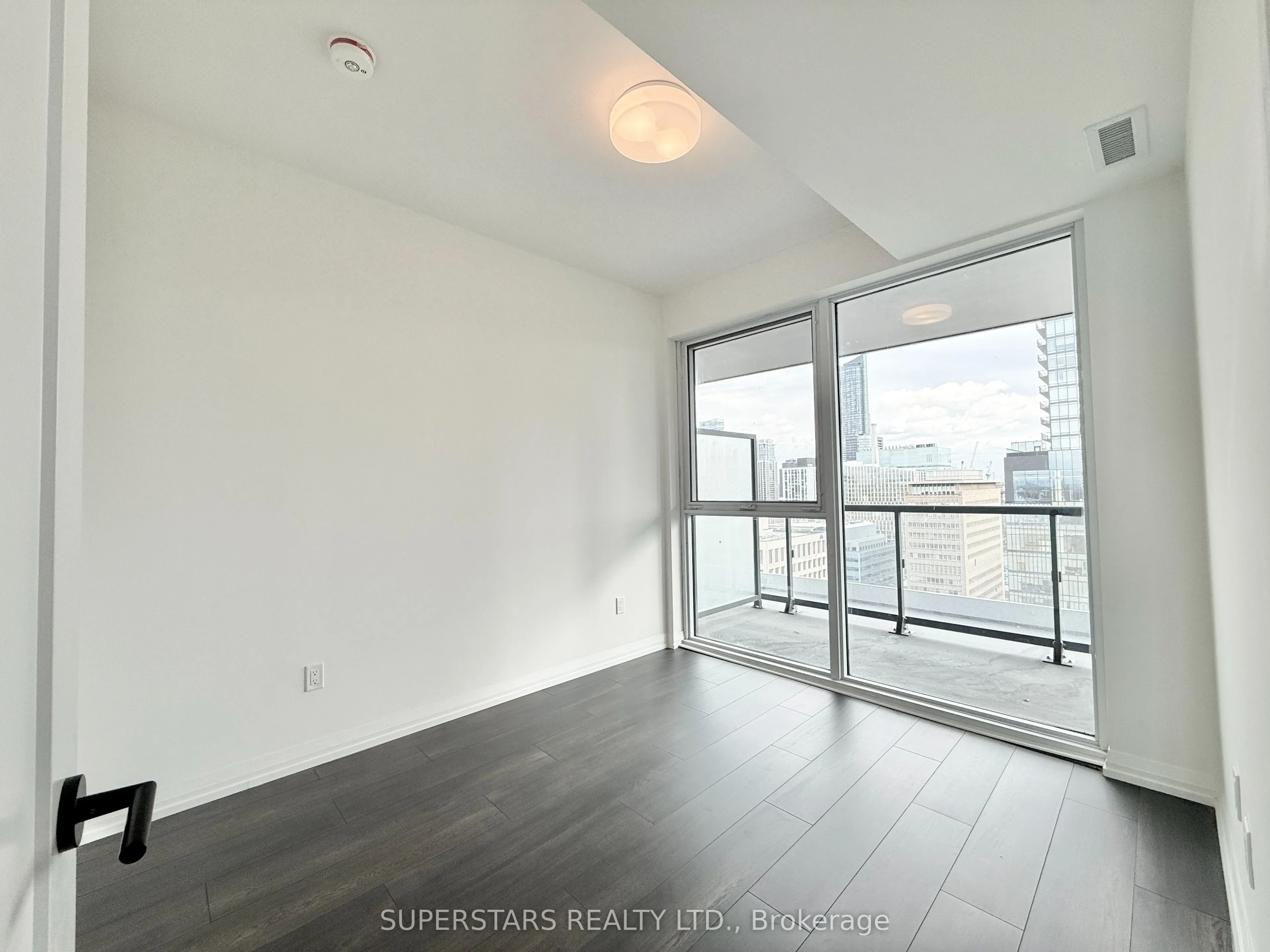 280 Dundas Street W, #2604