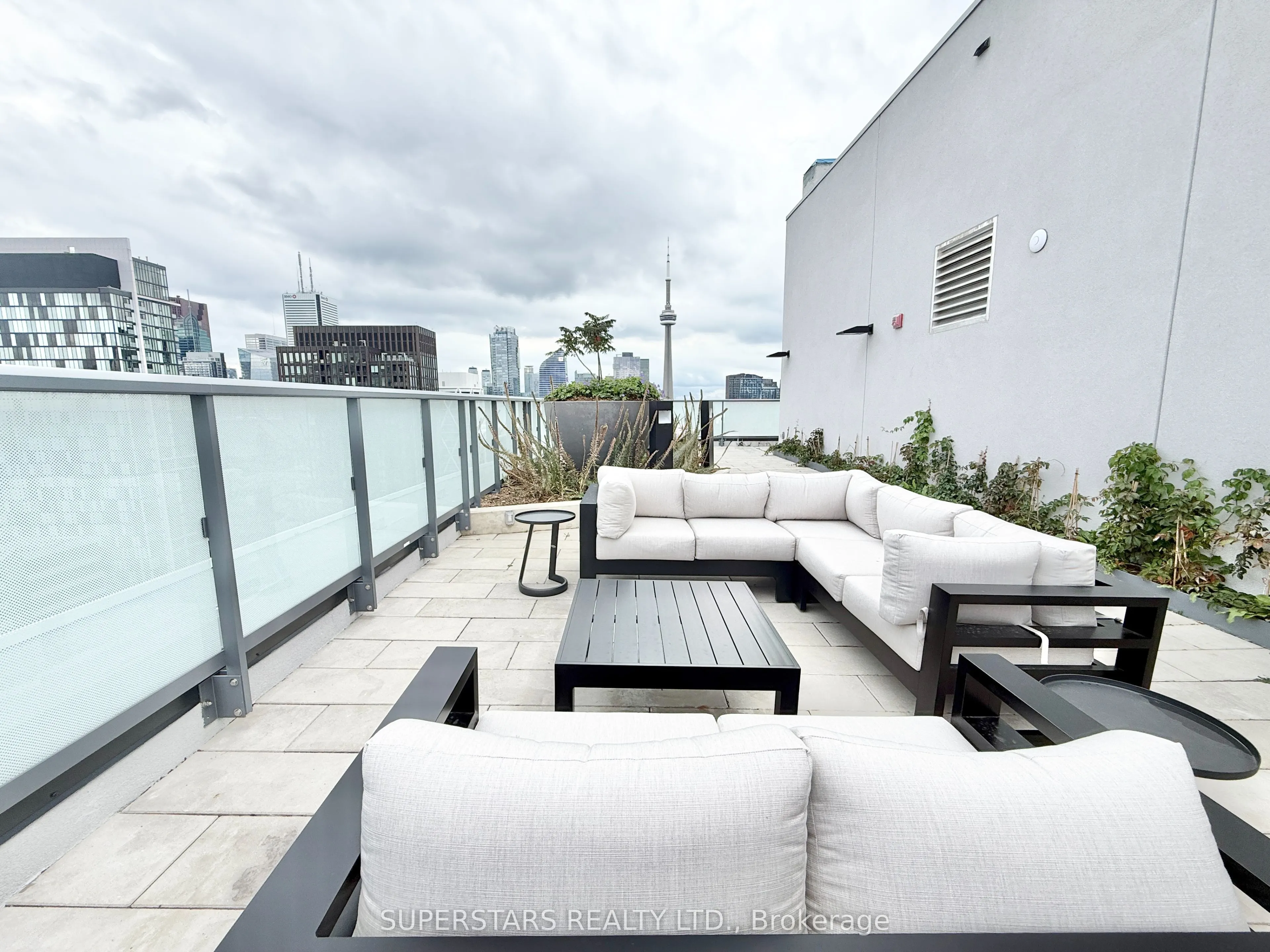 280 Dundas Street W, #2604