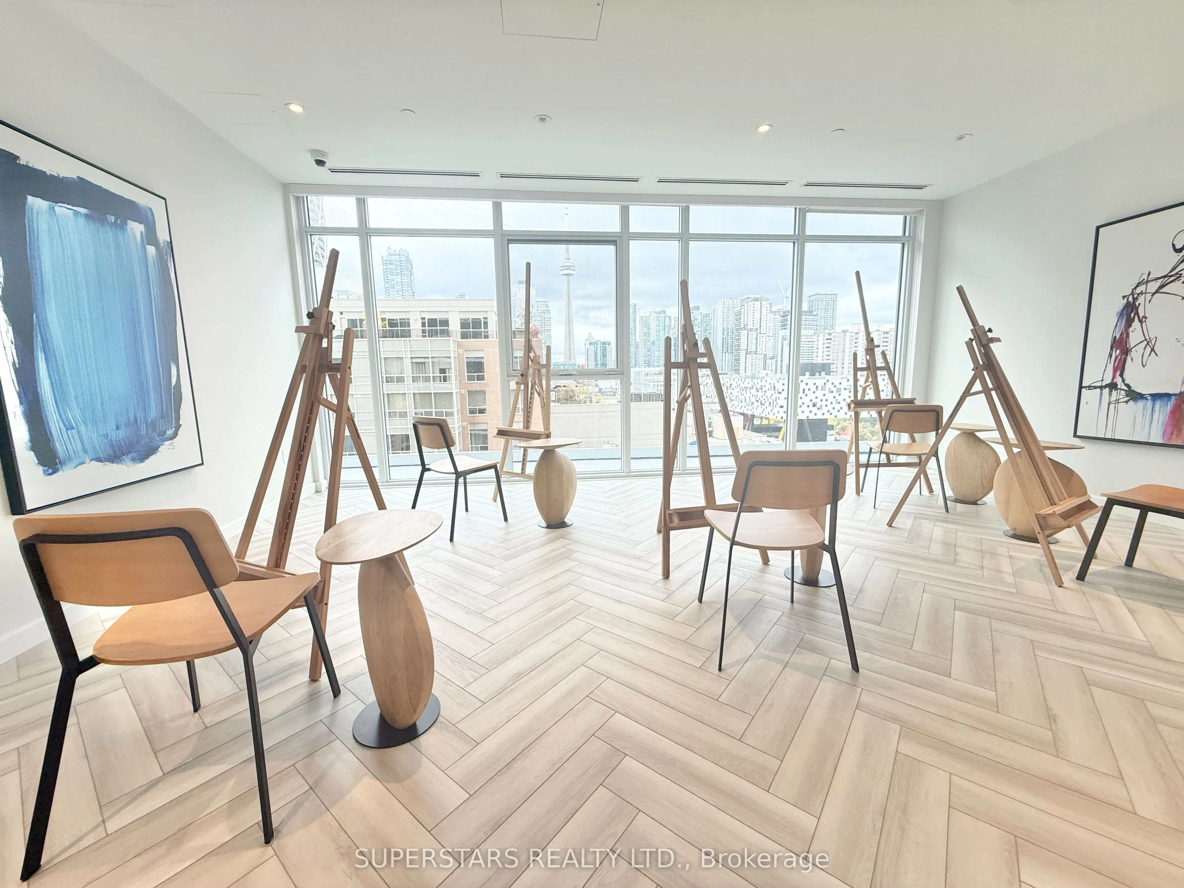 280 Dundas Street W, #2604