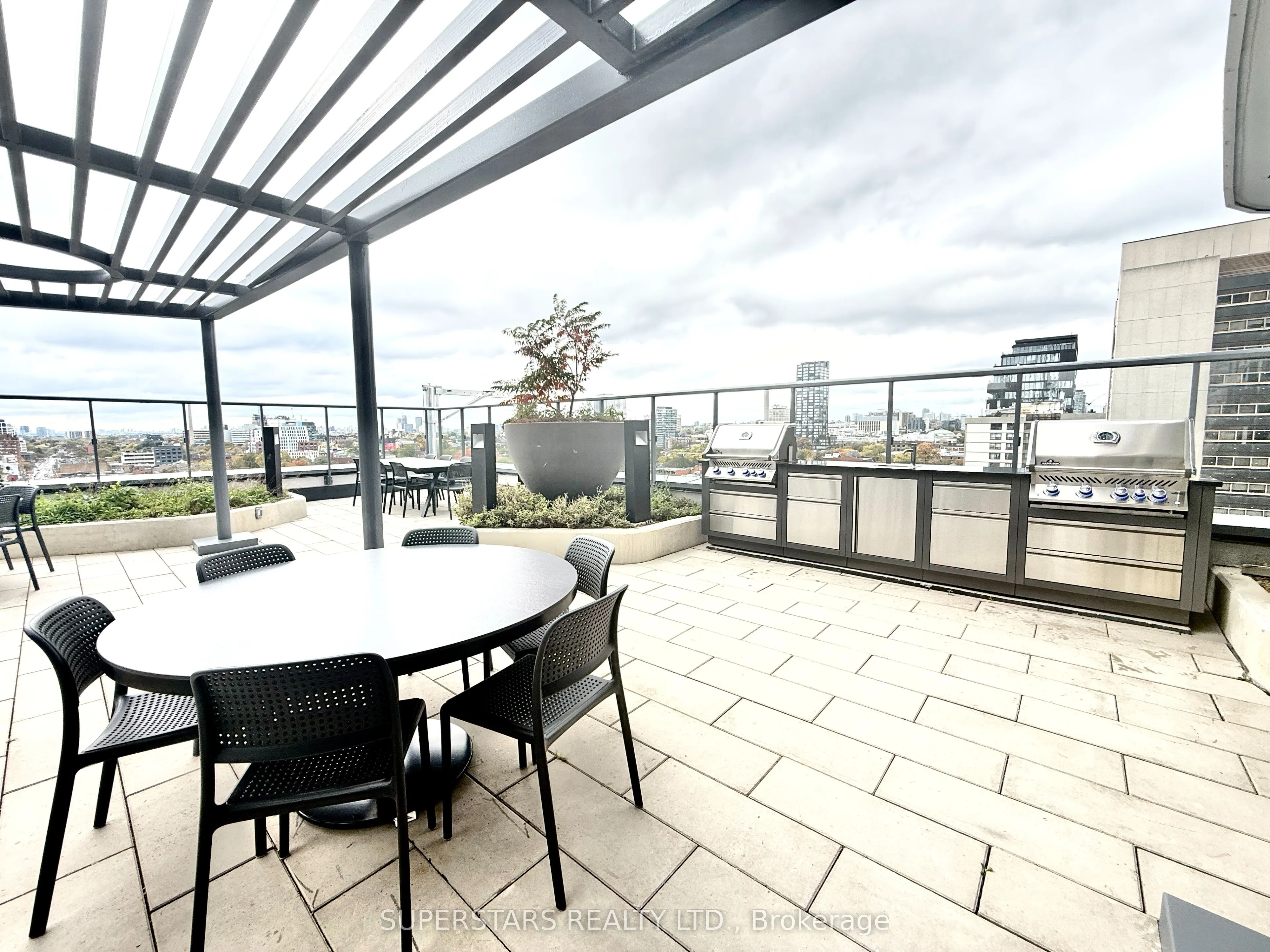 280 Dundas Street W, #2604