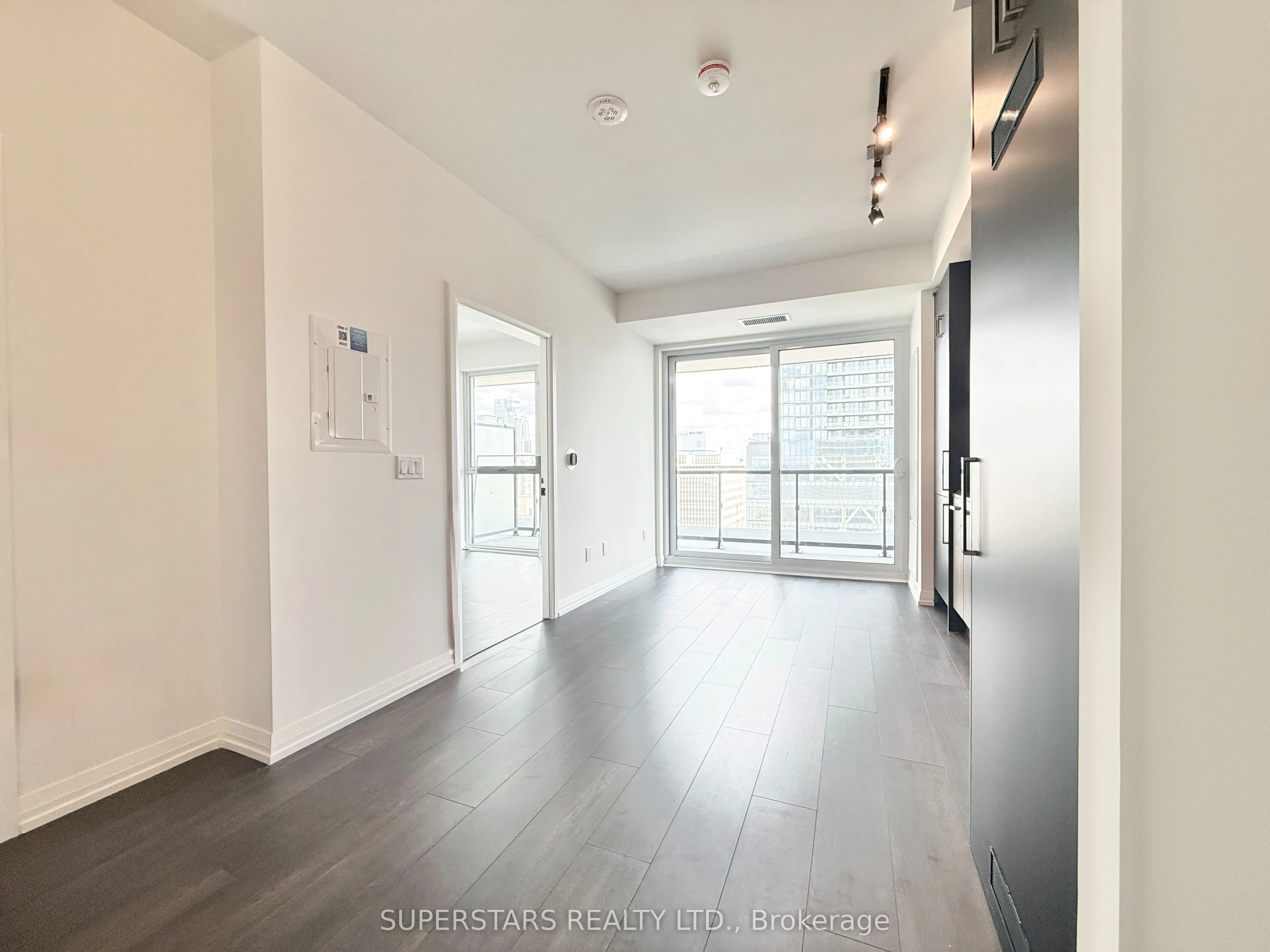 280 Dundas Street W, #2604