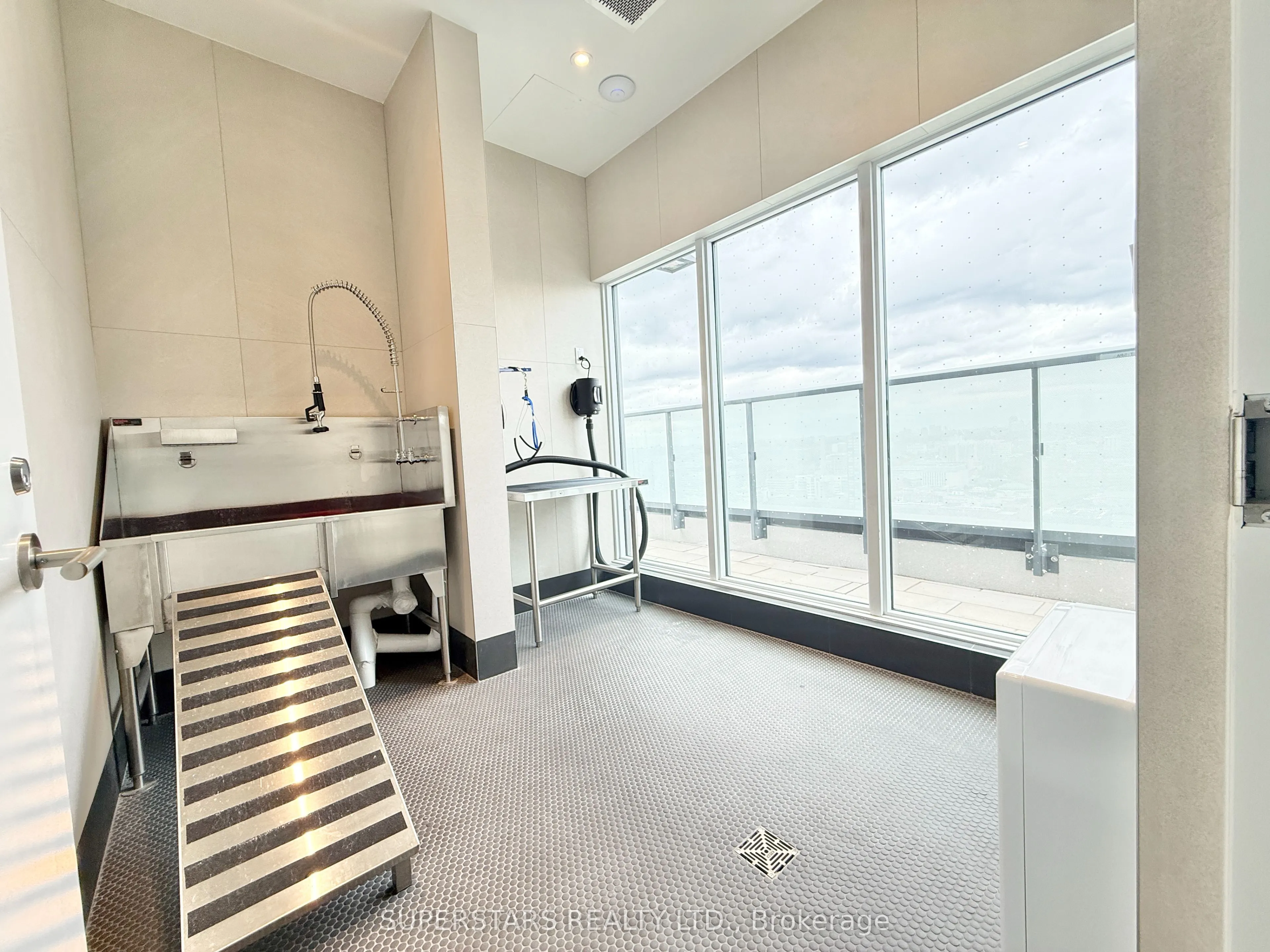 280 Dundas Street W, #2604